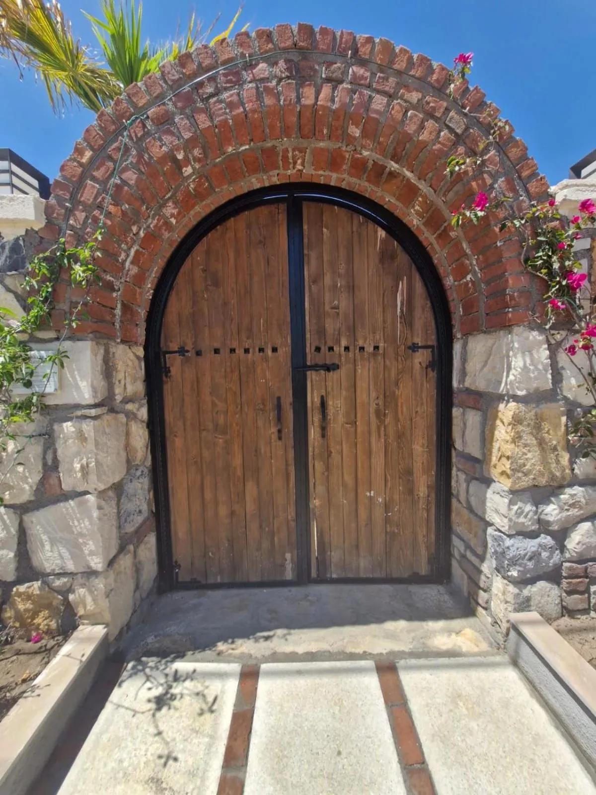 Facade/entrance in Velder House Urla