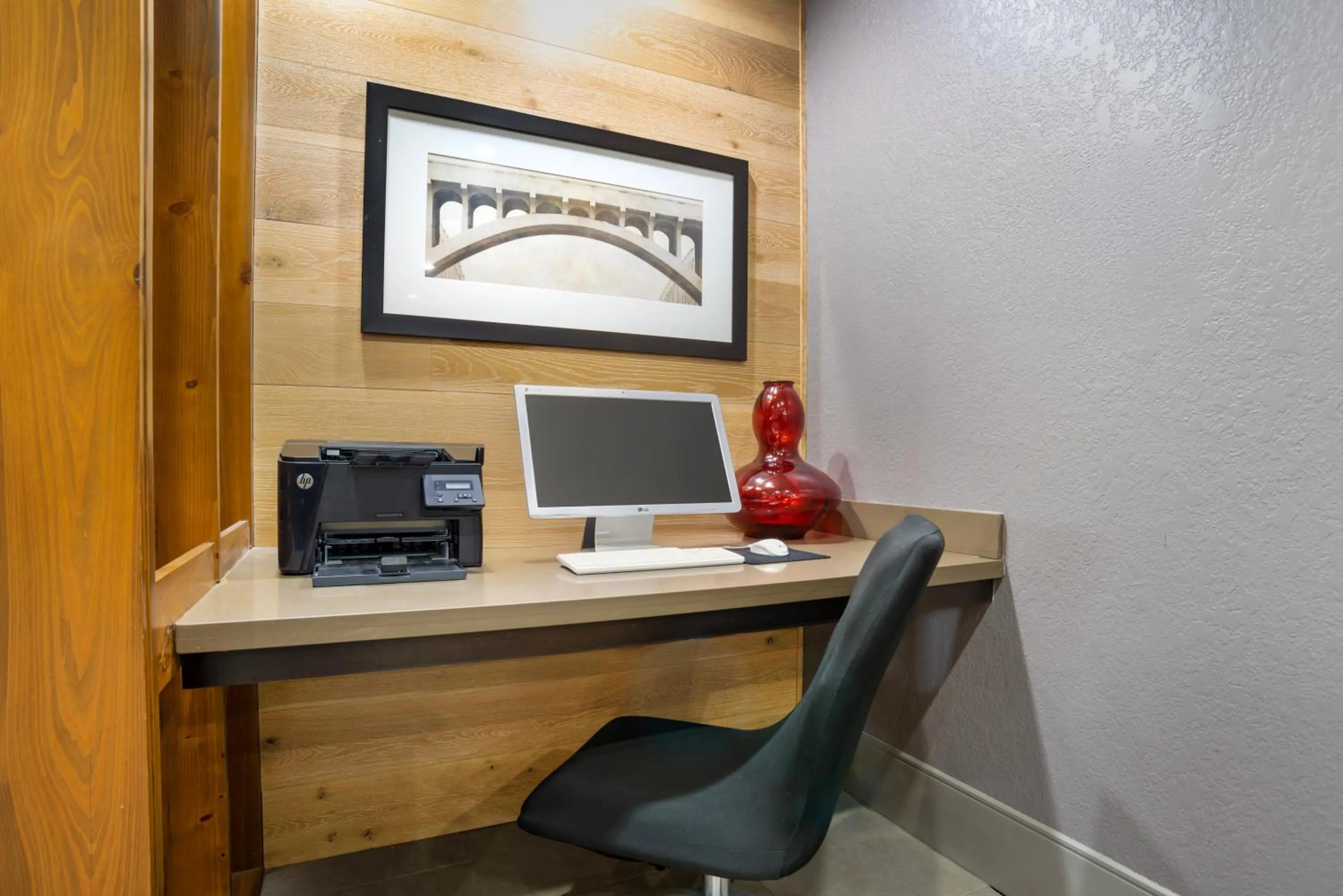 Business facilities in Comfort Inn & Suites