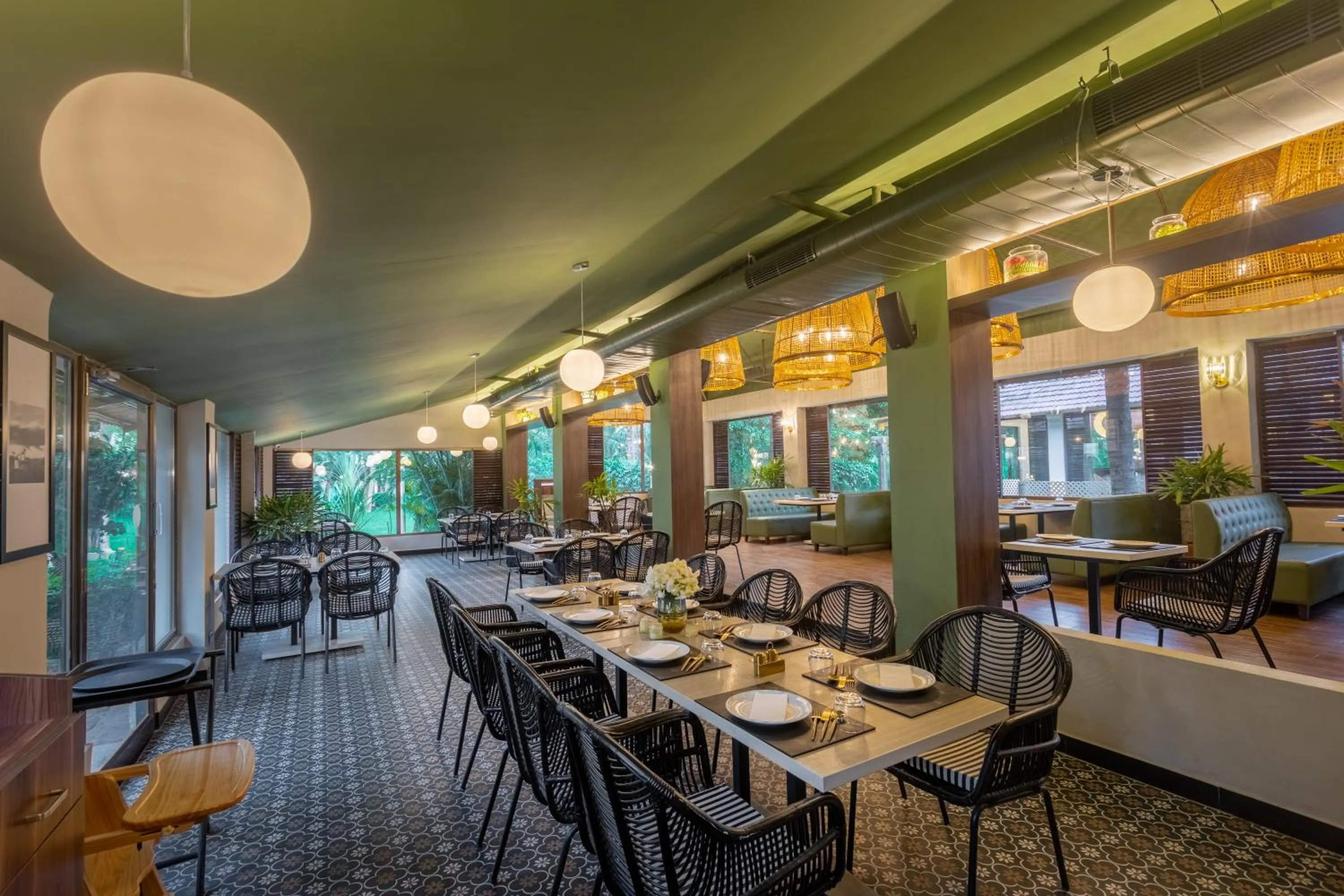 Restaurant/places to eat in Green Meadows Resort