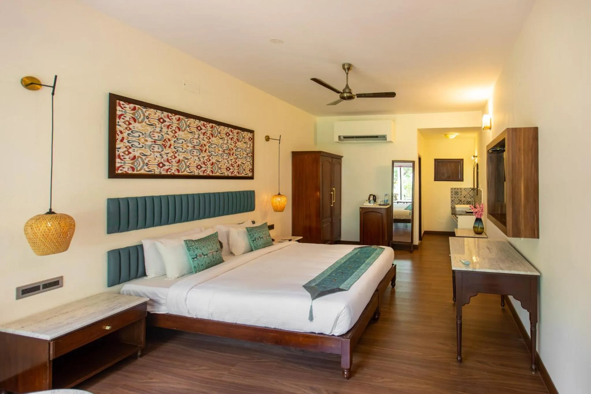 Photo of the whole room, Bed in Green Meadows Resort