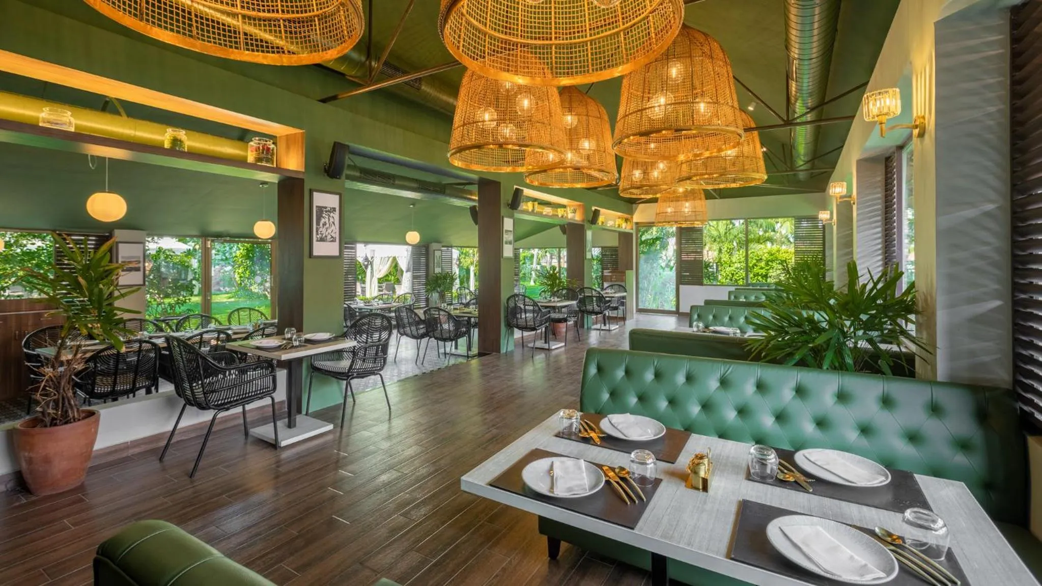 Restaurant/places to eat in Green Meadows Resort
