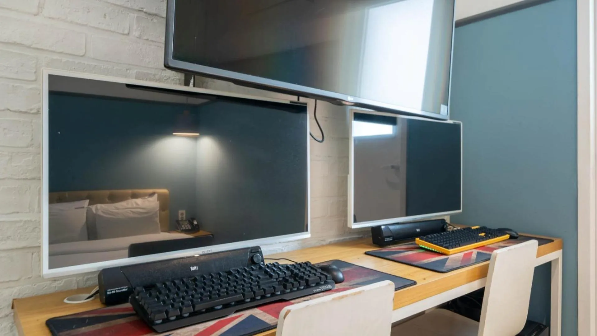 TV and multimedia in NU Hotel