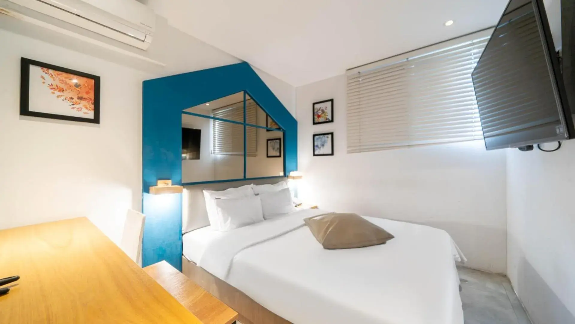 Double Room with Private Bathroom in NU Hotel Double Room with Private Bathroom in NU Hotel