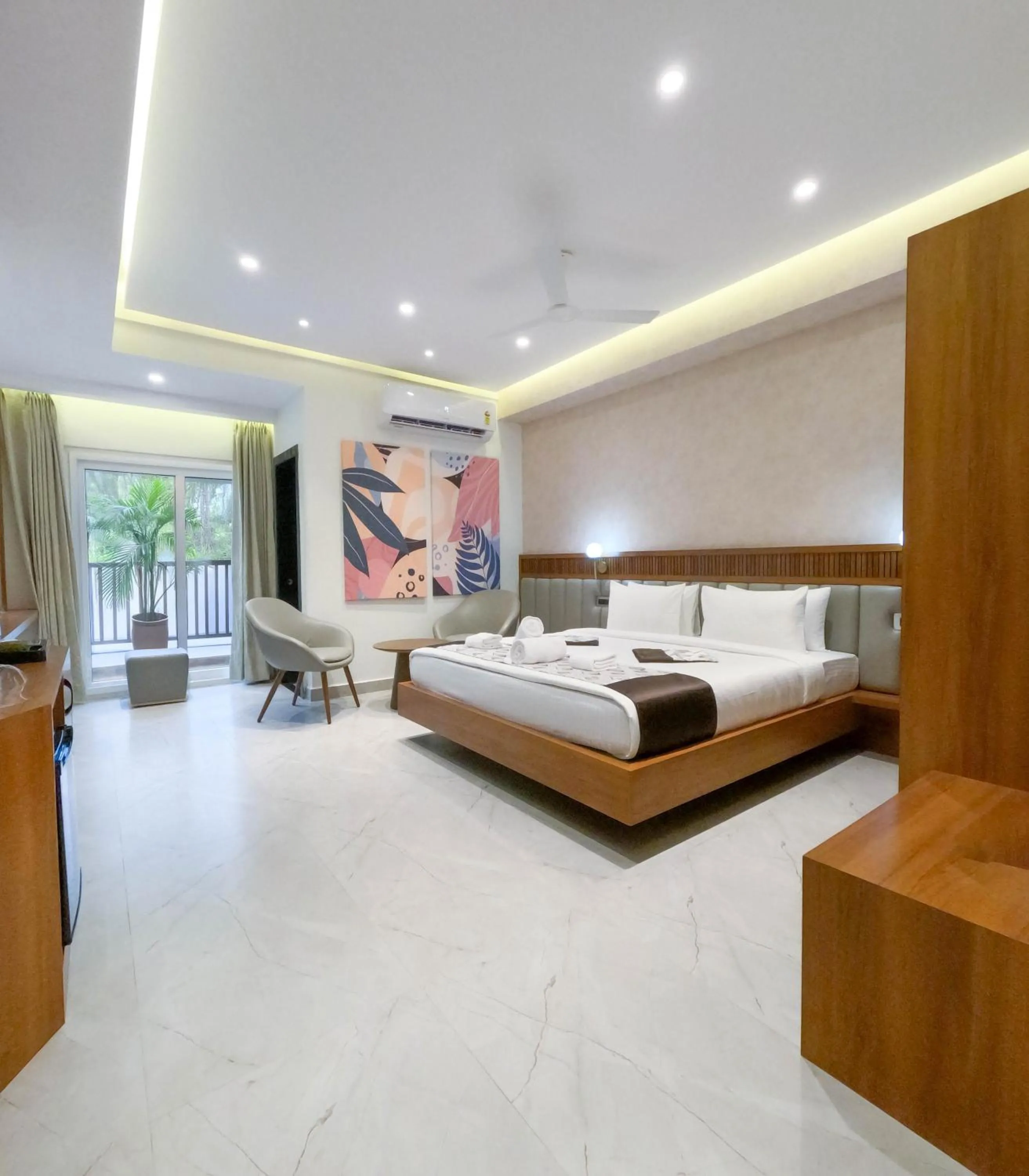 Bedroom, Bed in Casa Hotel, Madhapur