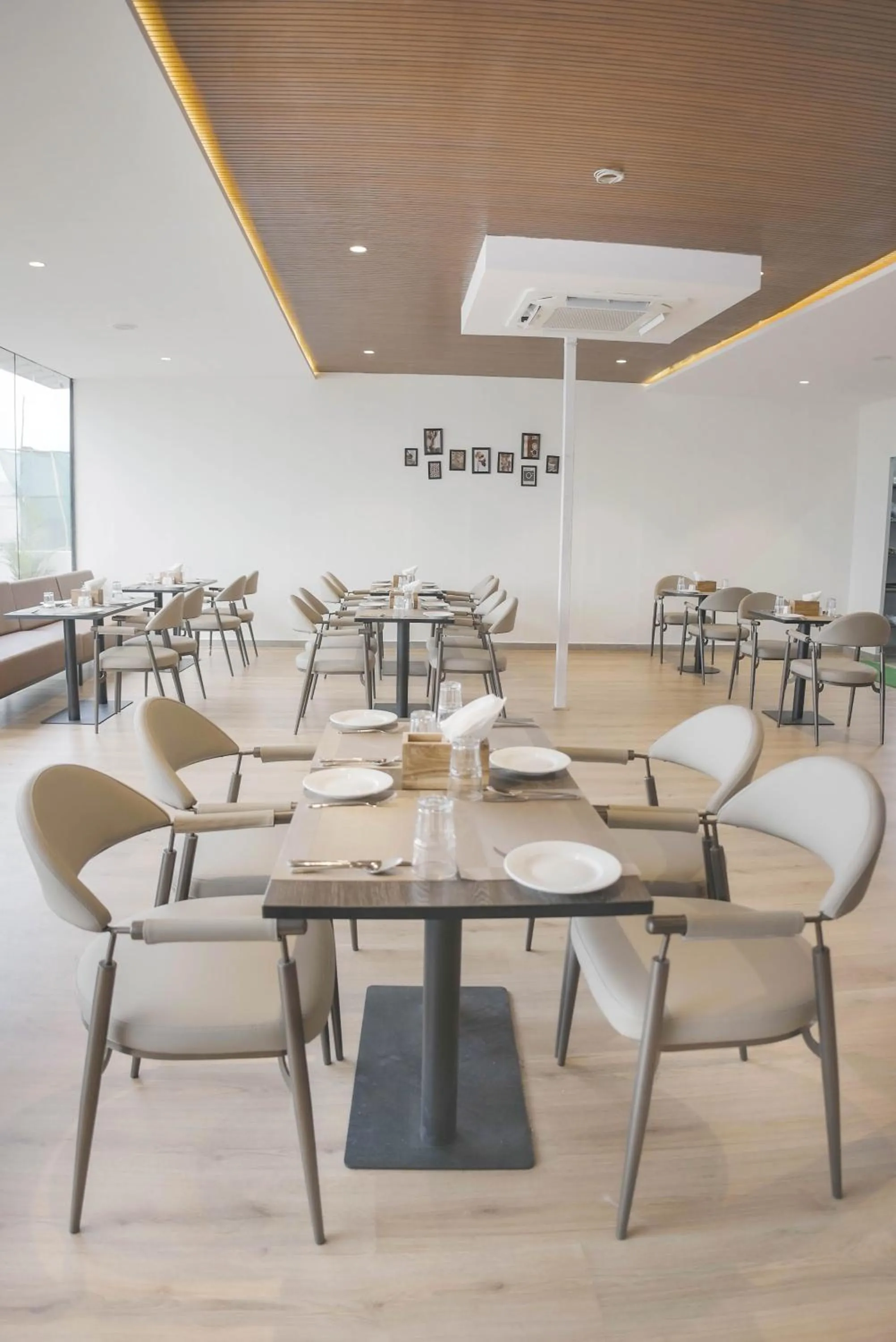 Restaurant/places to eat in Casa Hotel, Madhapur