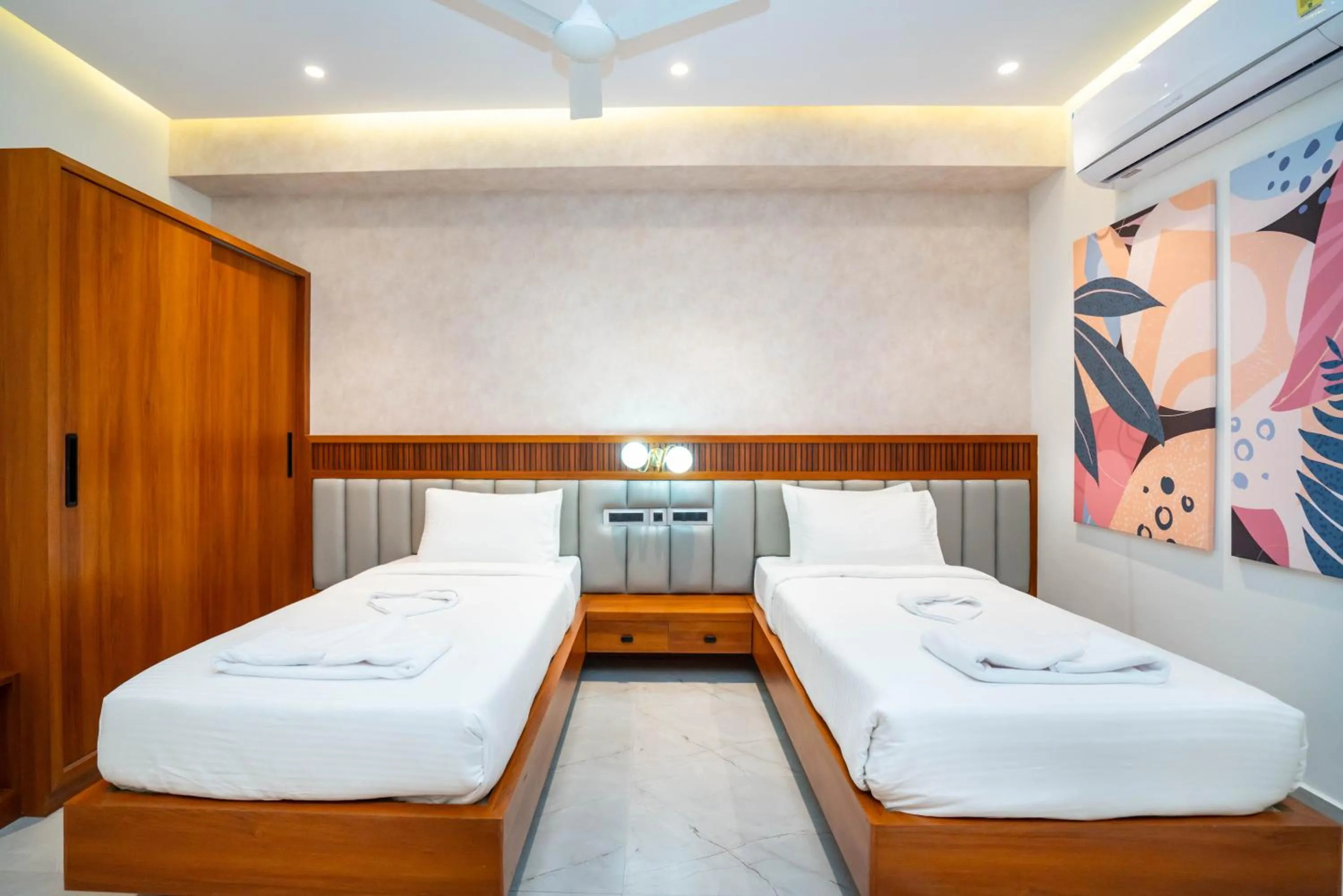 Bed in Casa Hotel, Madhapur