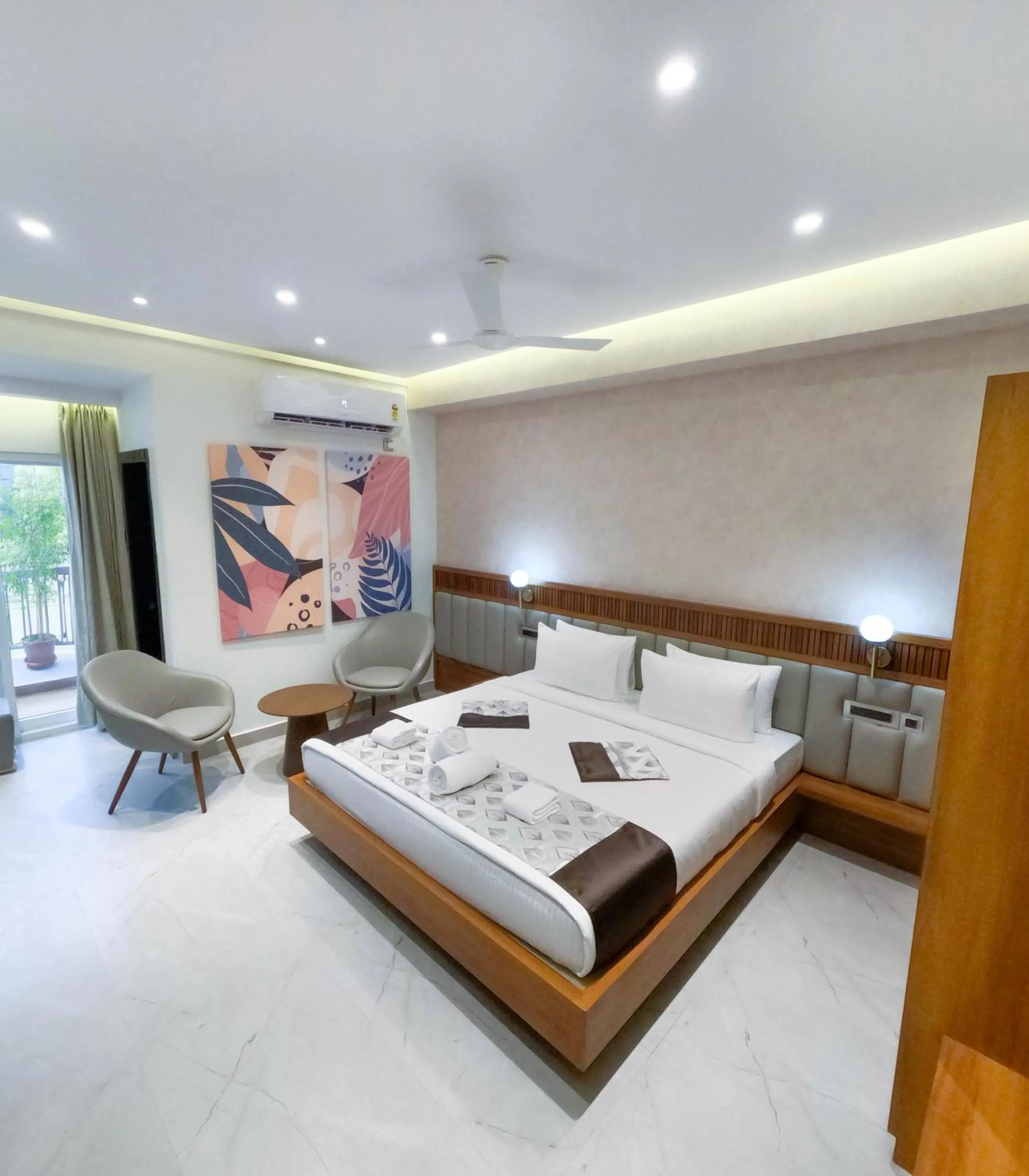 Bedroom, Bed in Casa Hotel, Madhapur