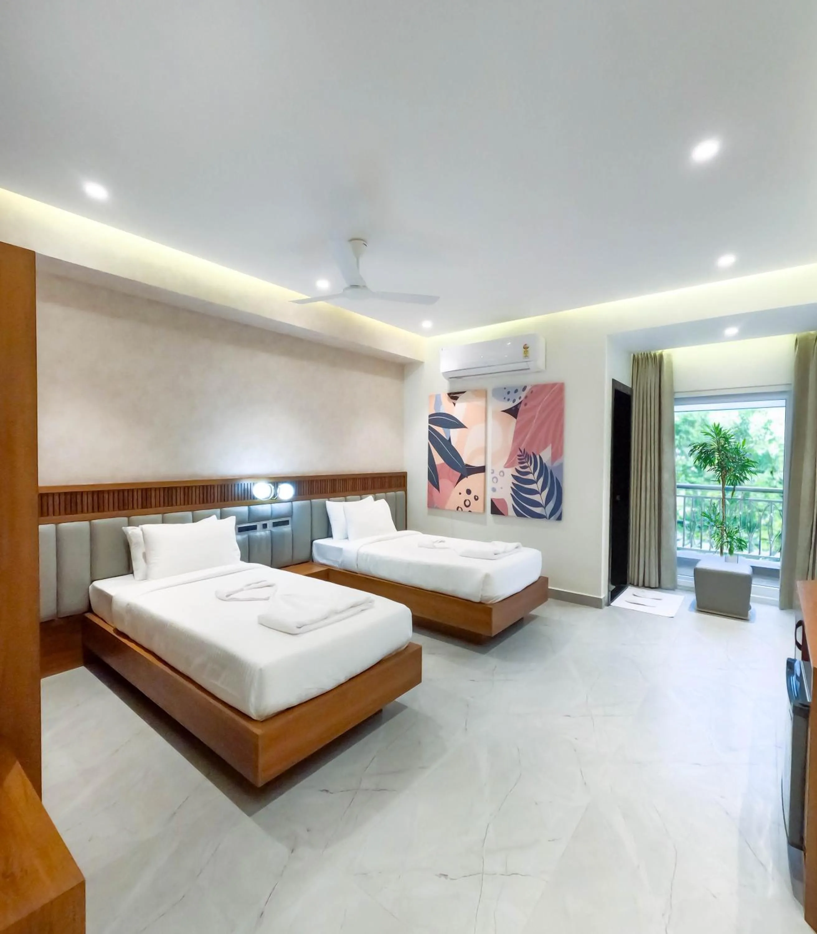 Bedroom, Bed in Casa Hotel, Madhapur