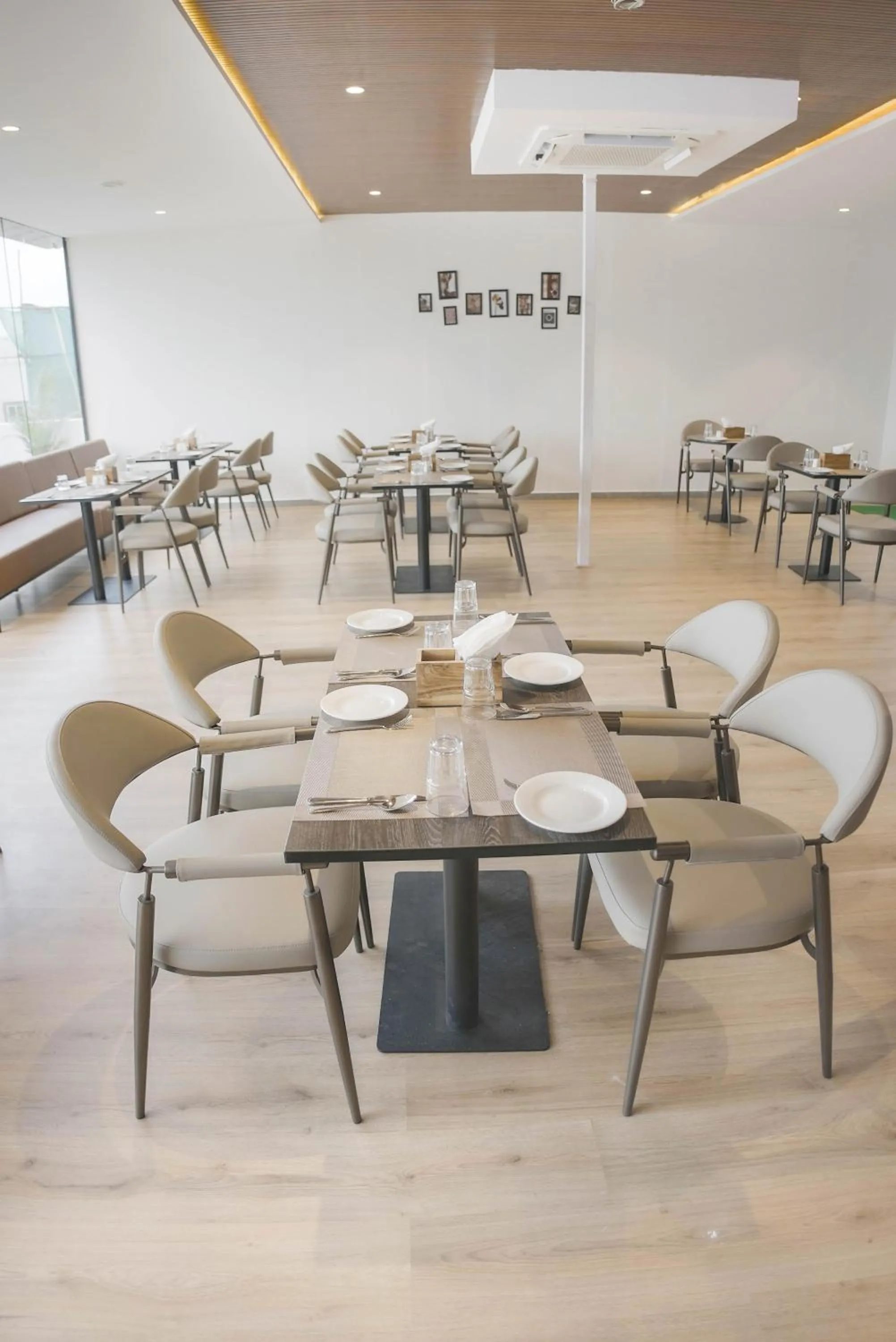Restaurant/places to eat in Casa Hotel, Madhapur
