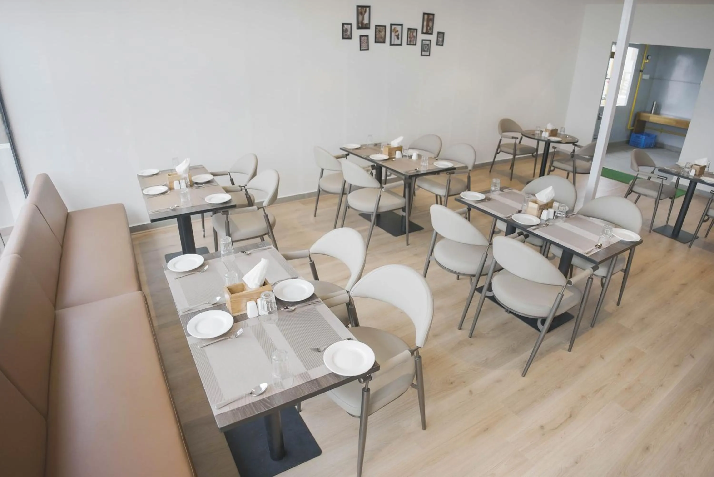 Restaurant/places to eat in Casa Hotel, Madhapur