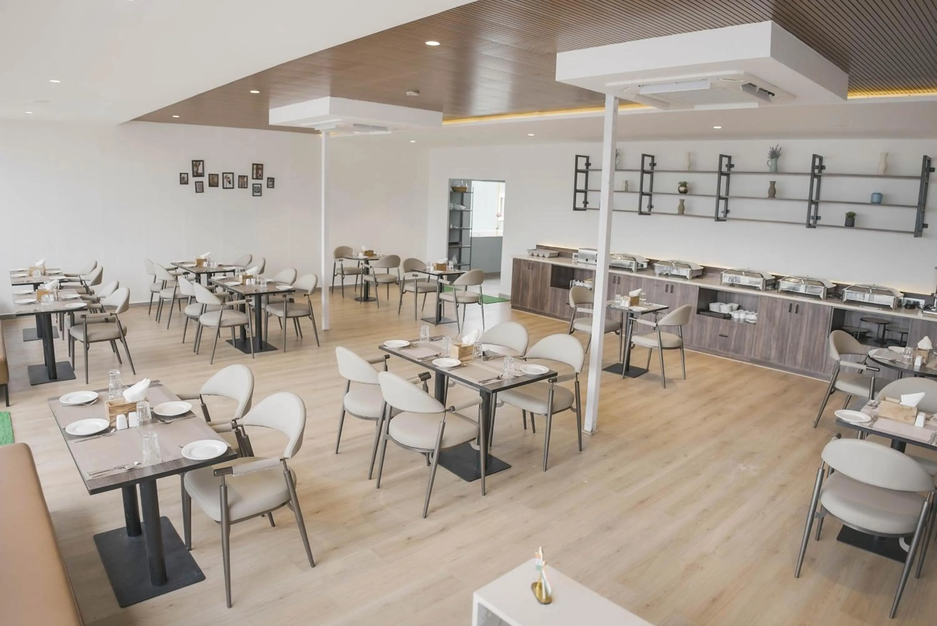 Restaurant/places to eat in Casa Hotel, Madhapur
