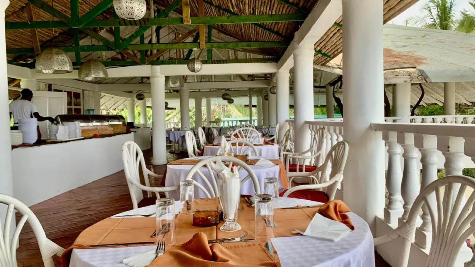 Restaurant/places to eat in Lily Palm Resort