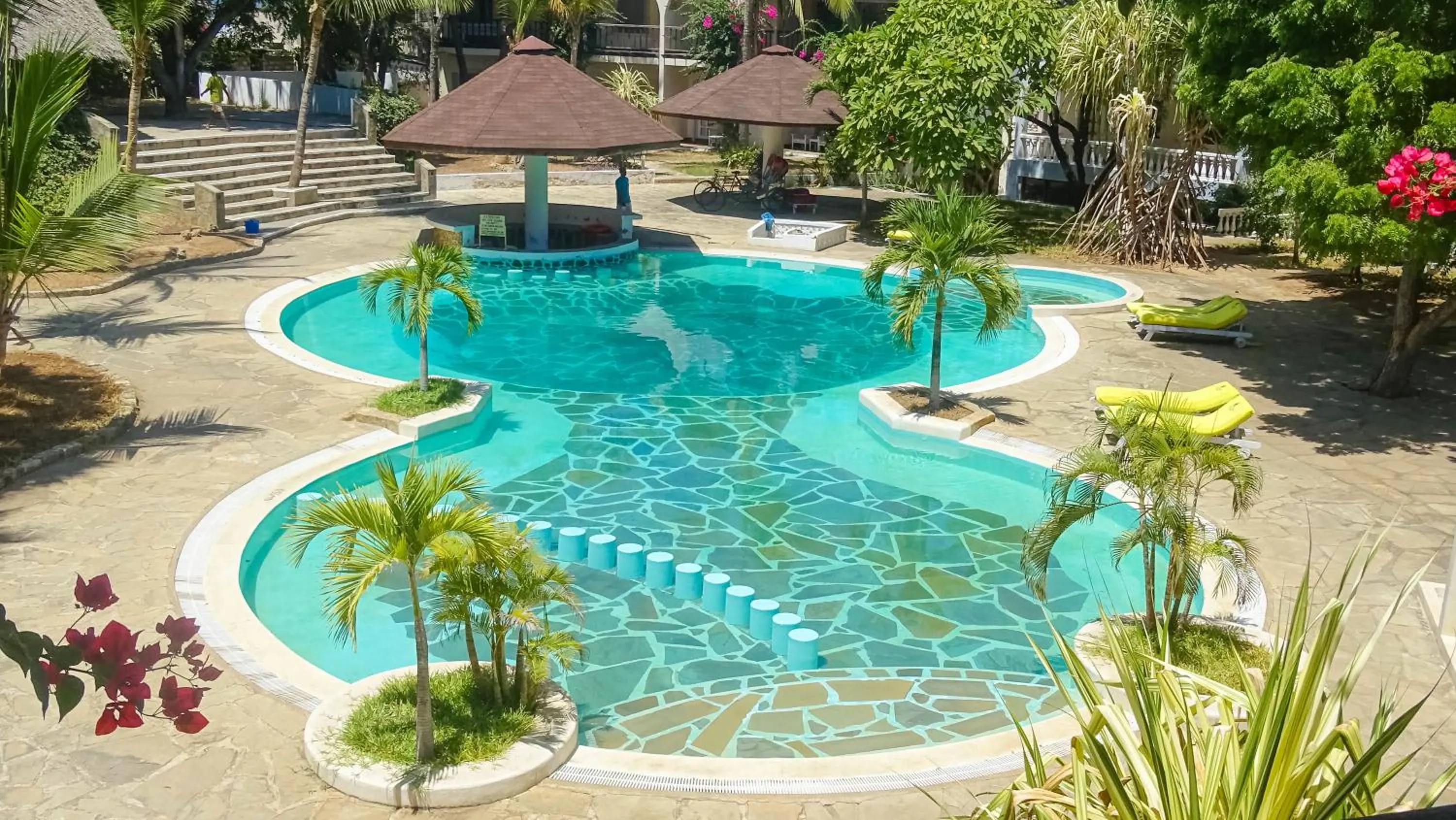 Swimming pool in Lily Palm Resort