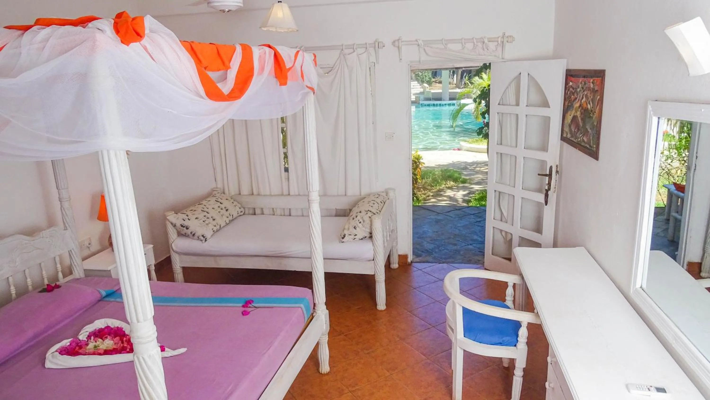 Bedroom, Bed in Lily Palm Resort