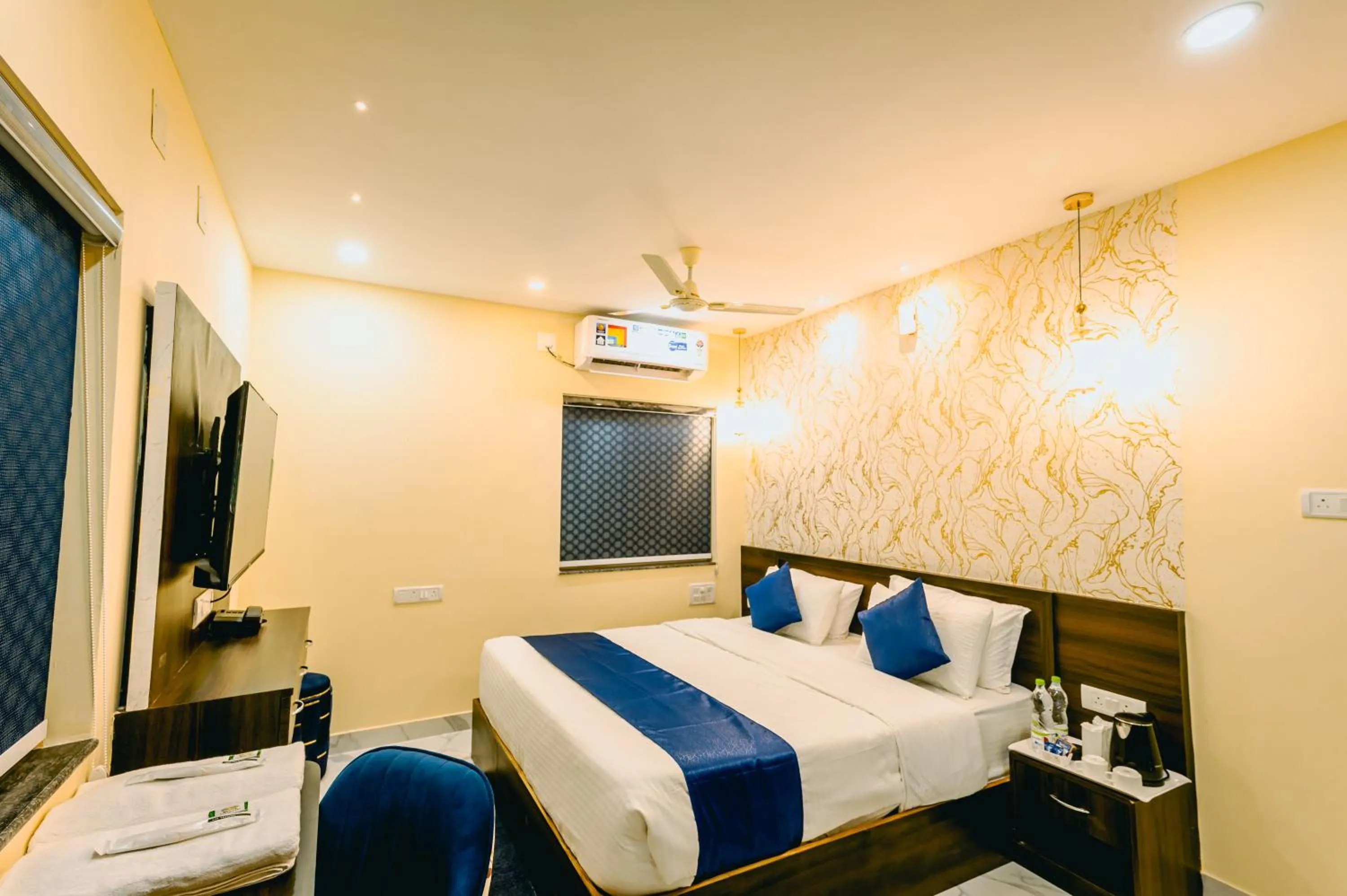 Bed in Livotel Premium Hotel