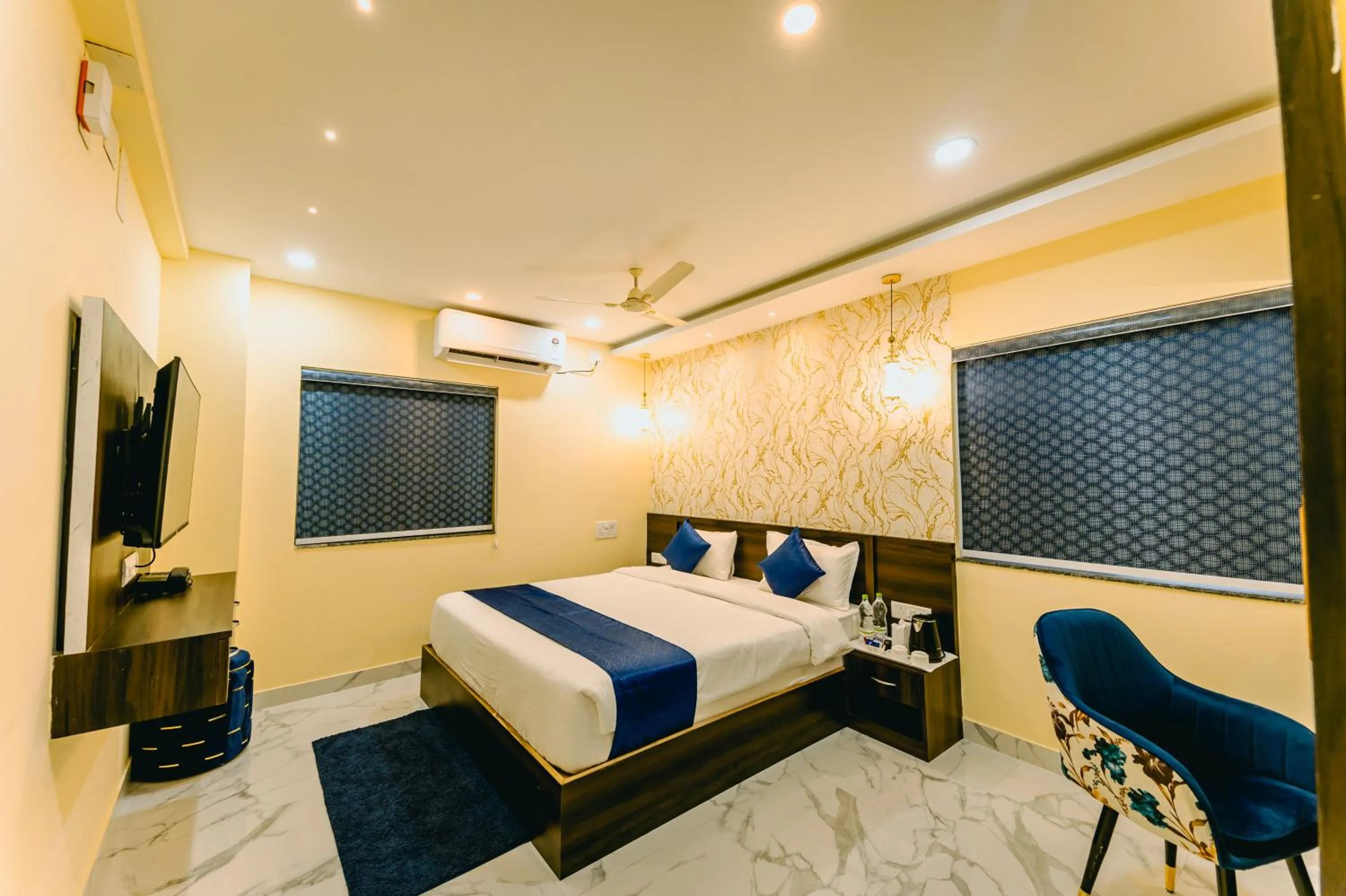 Bedroom, Bed in Livotel Premium Hotel