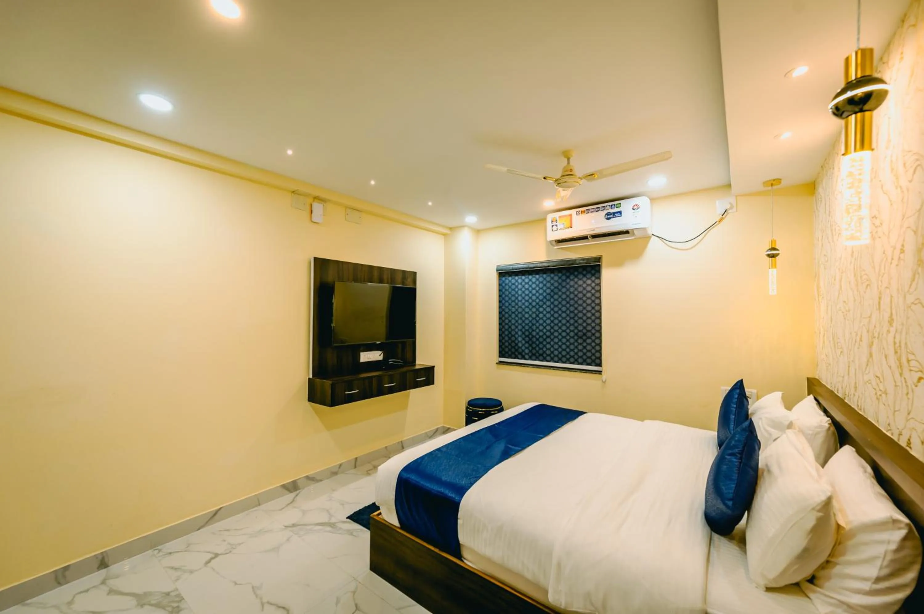 Bedroom, Bed in Livotel Premium Hotel