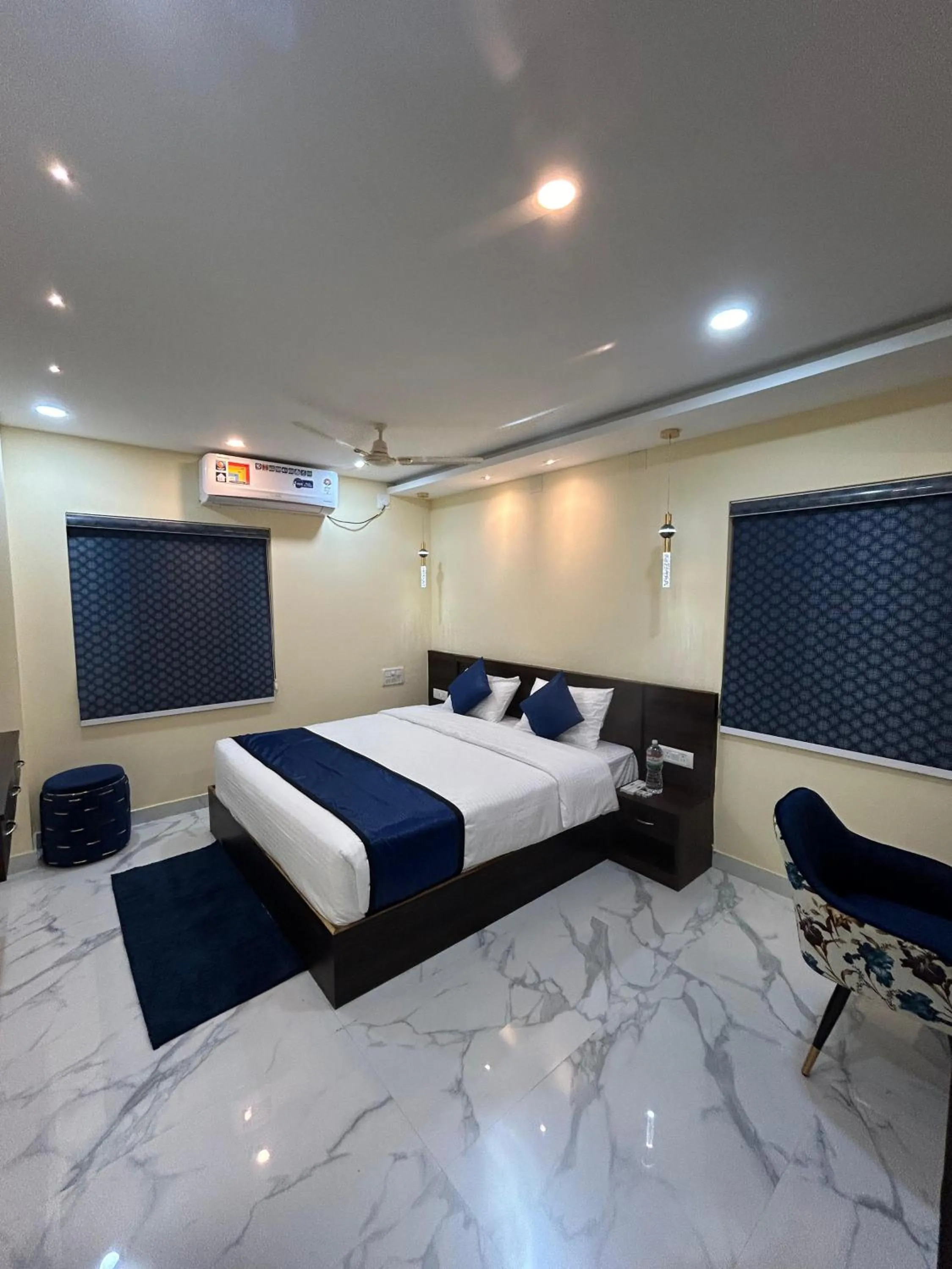 Bedroom, Bed in Livotel Premium Hotel