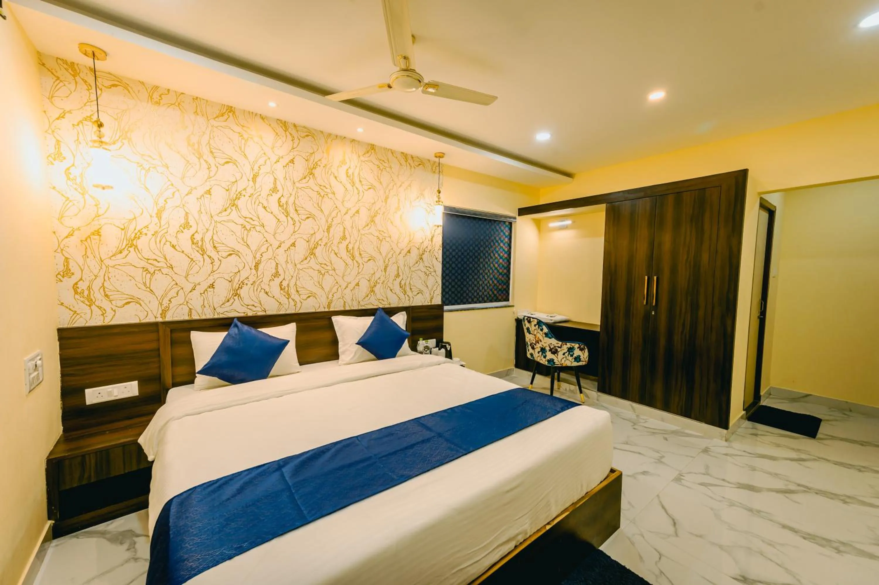 Bedroom, Bed in Livotel Premium Hotel