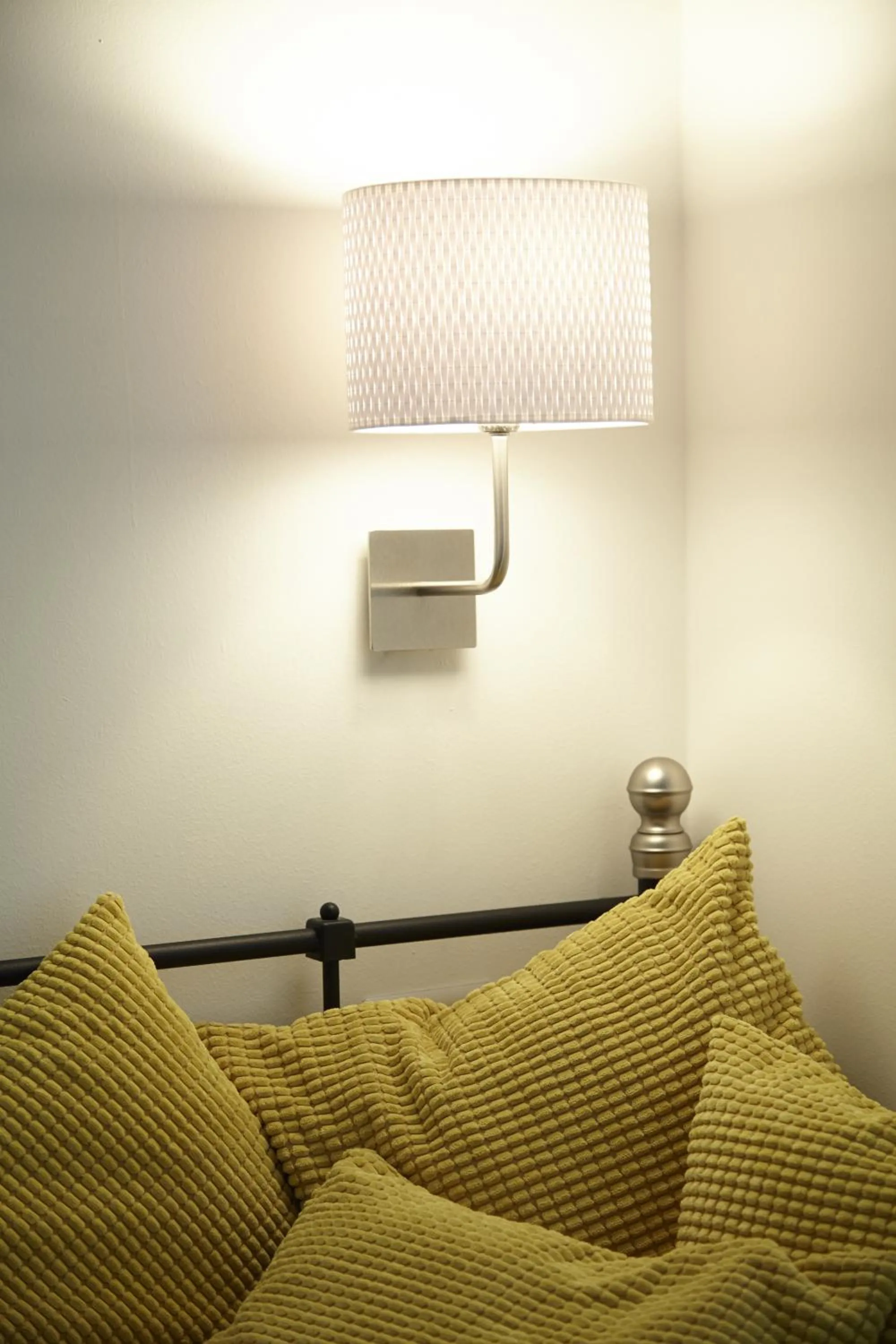 Decorative detail, Bed in Affittacamere Arosio