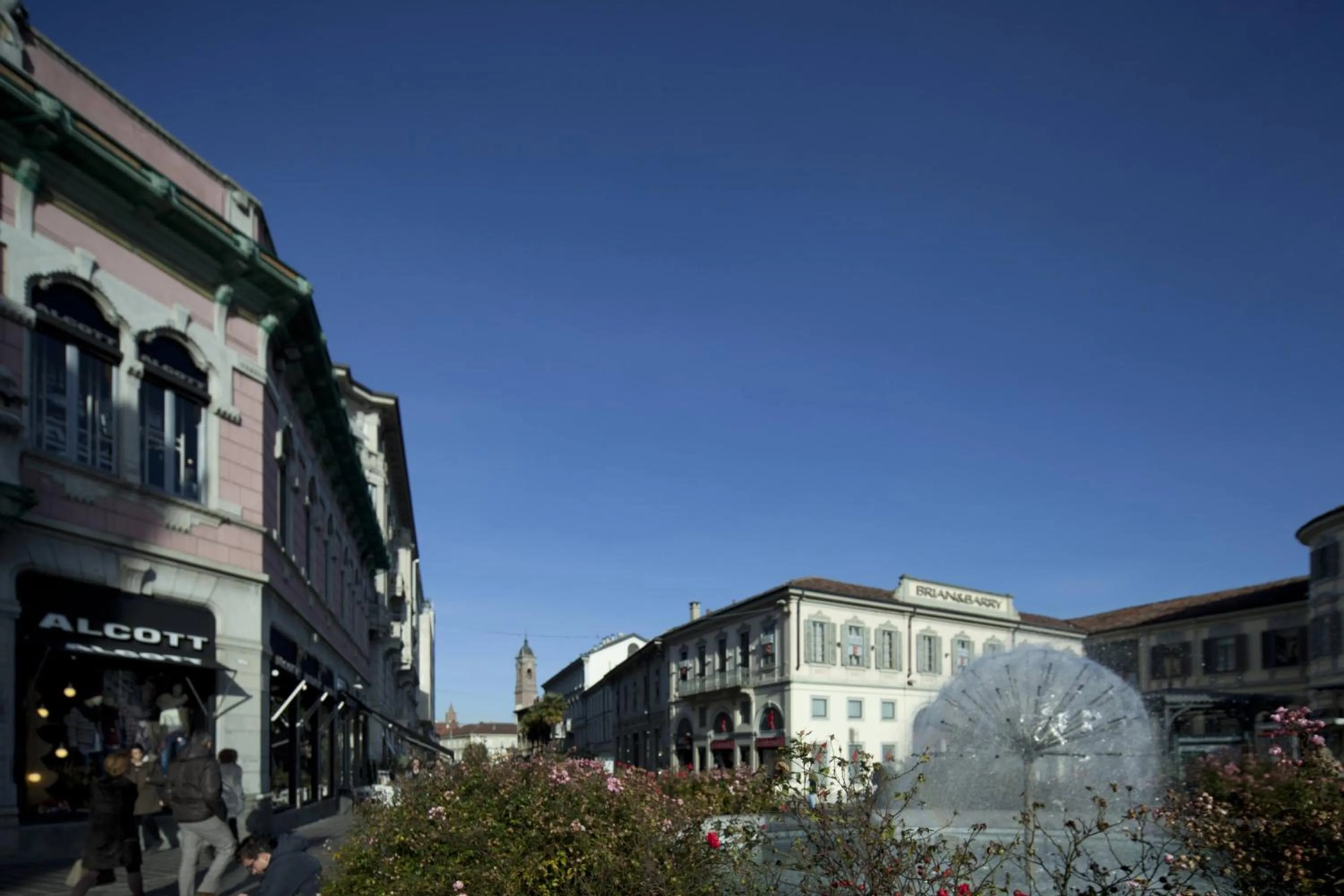 Shopping Area in Affittacamere Arosio