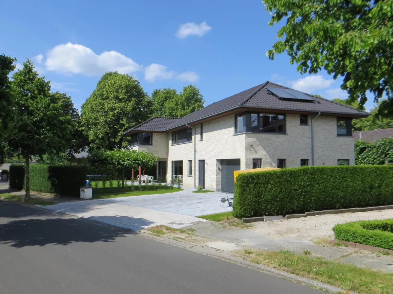 Property building in Bed and breakfast Mentari