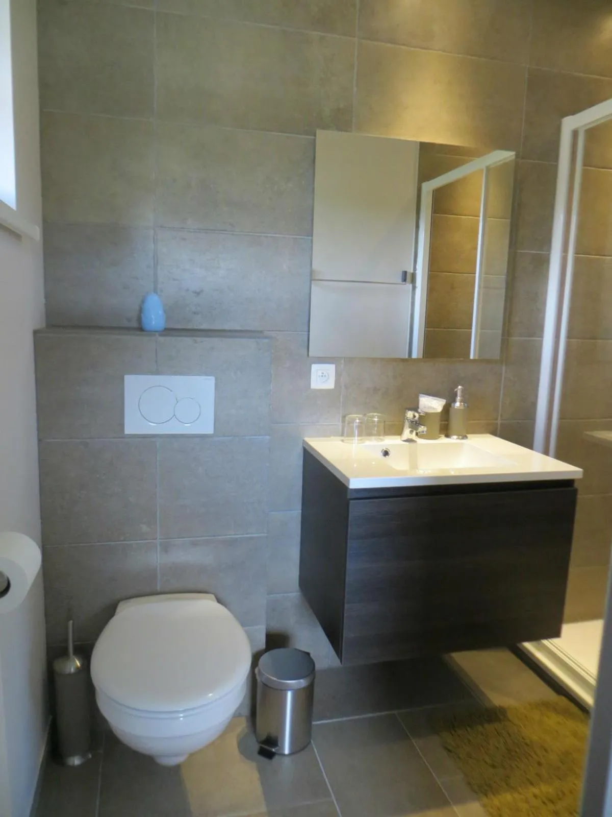 Shower in Bed and breakfast Mentari