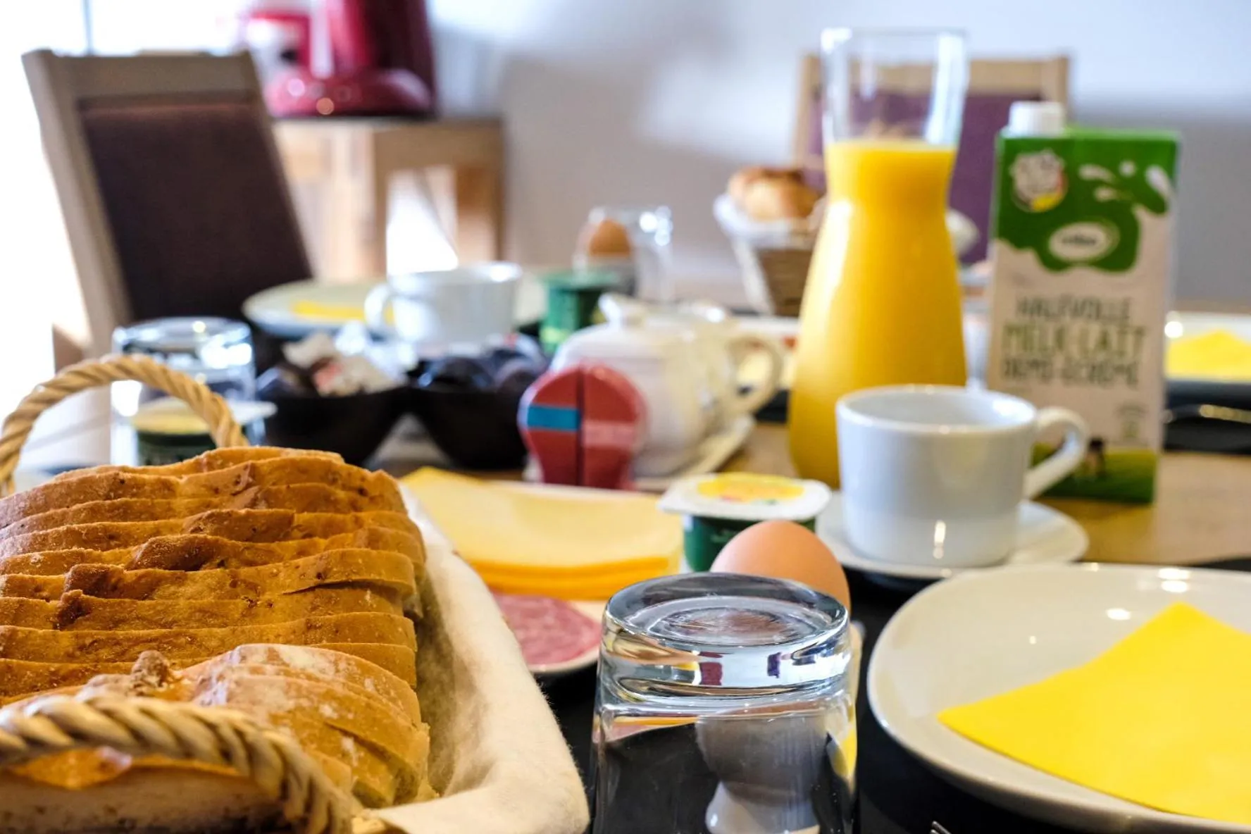 Breakfast in Bed and breakfast Mentari