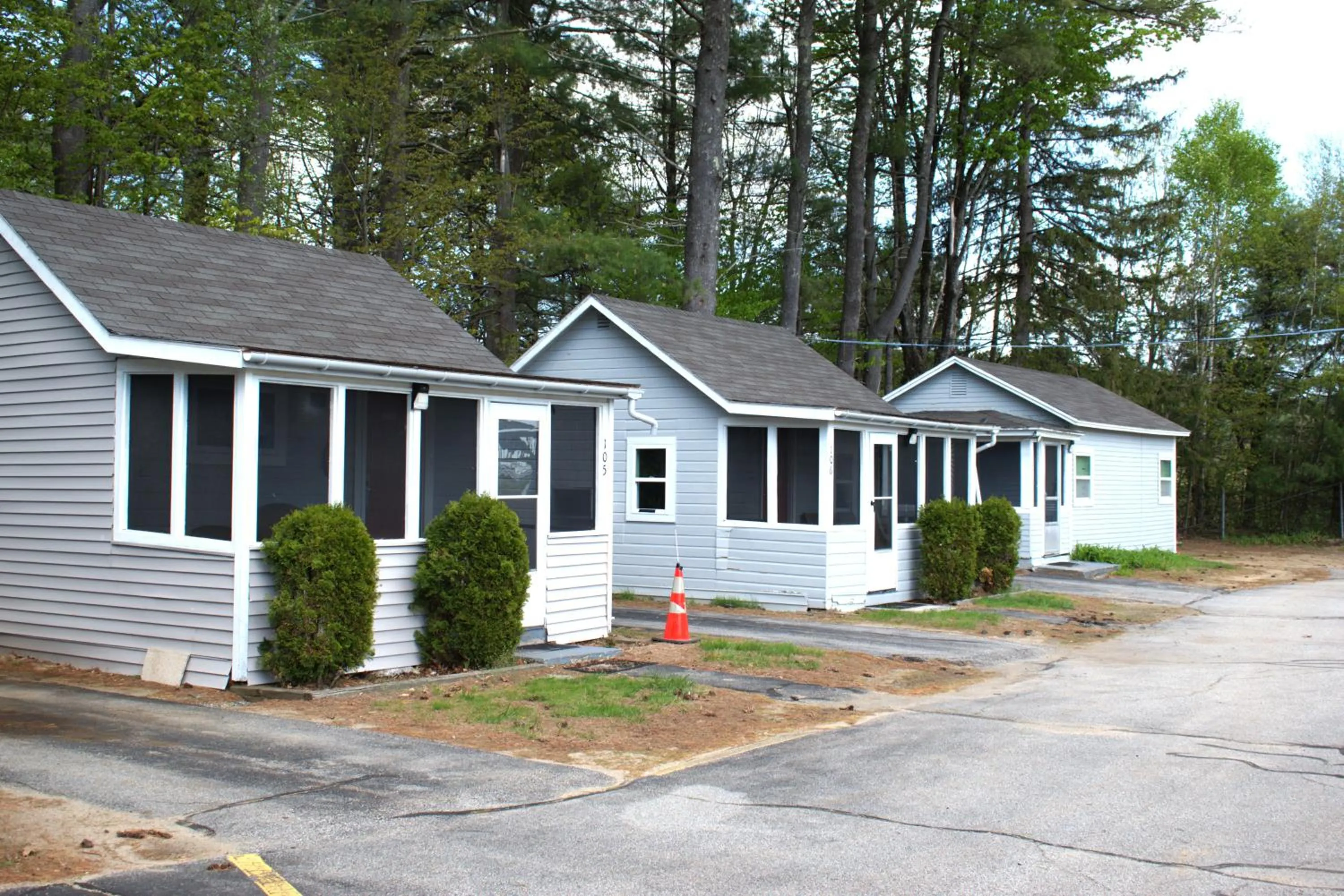 Property building in Pilgrim Inn & Cottages