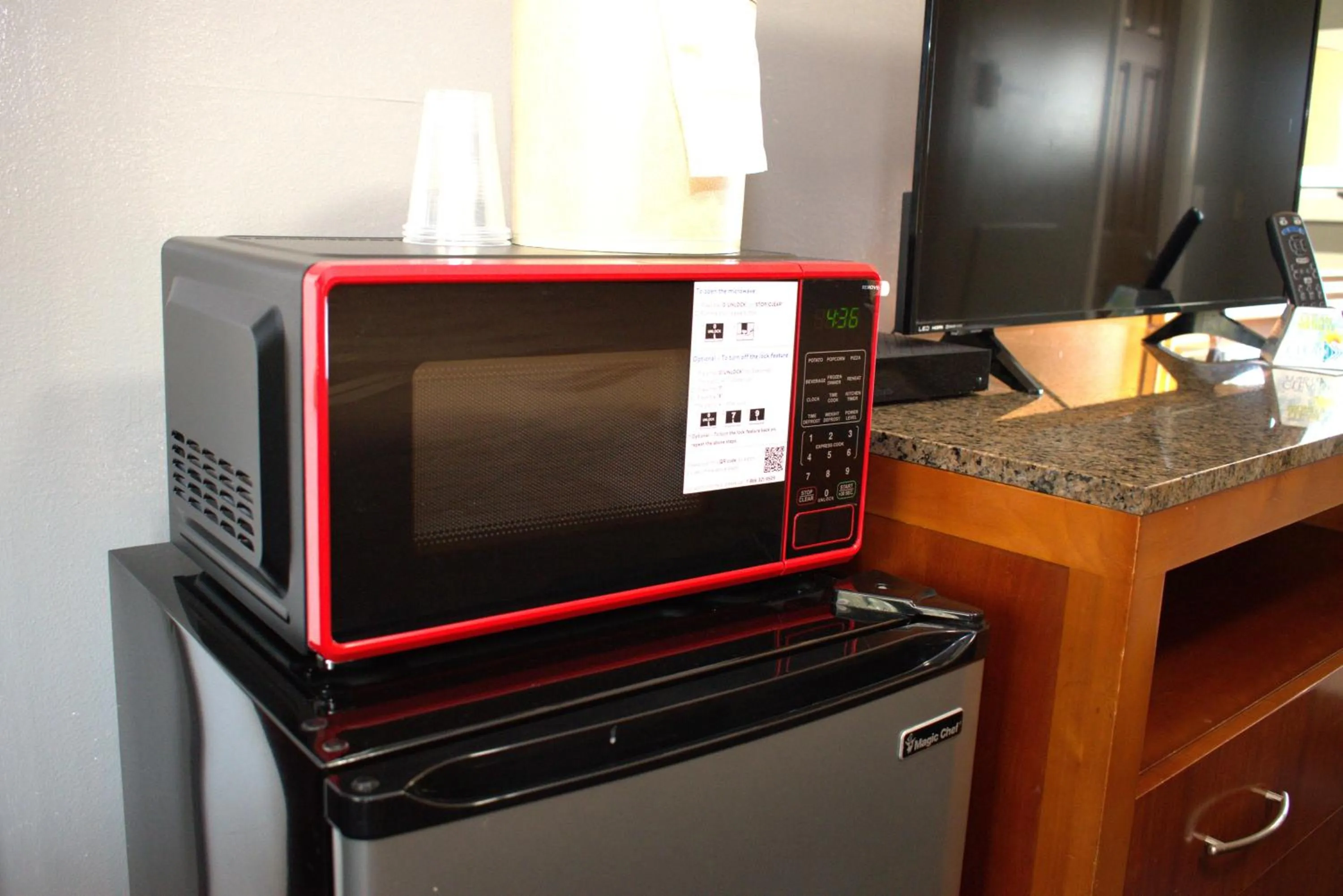 TV and multimedia in Pilgrim Inn & Cottages