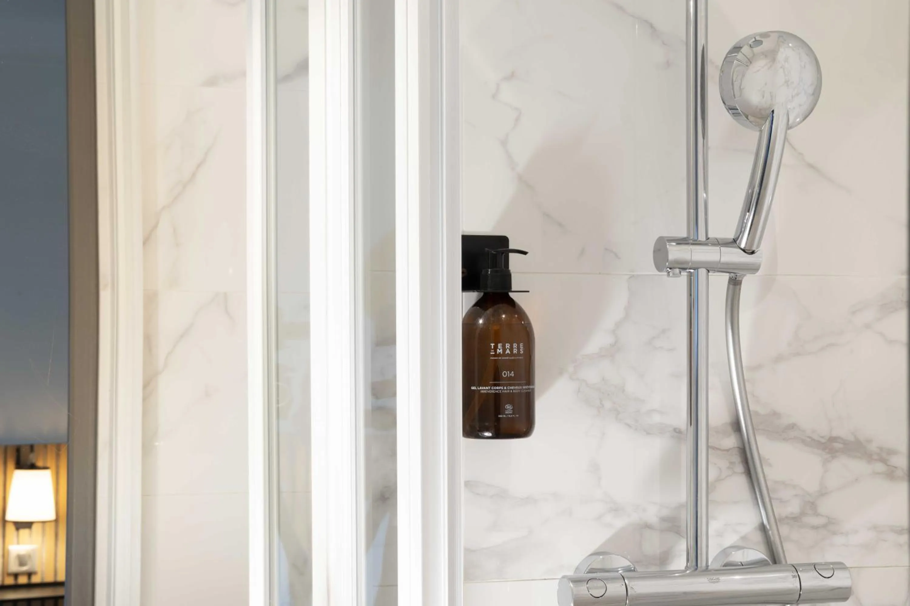 Bathroom in Hôtel Korner Châtelet