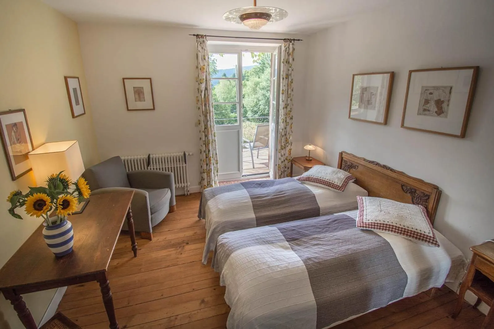 Photo of the whole room, Bed in Villa Louisental - Gruppenunterkunft für Selbstversorger