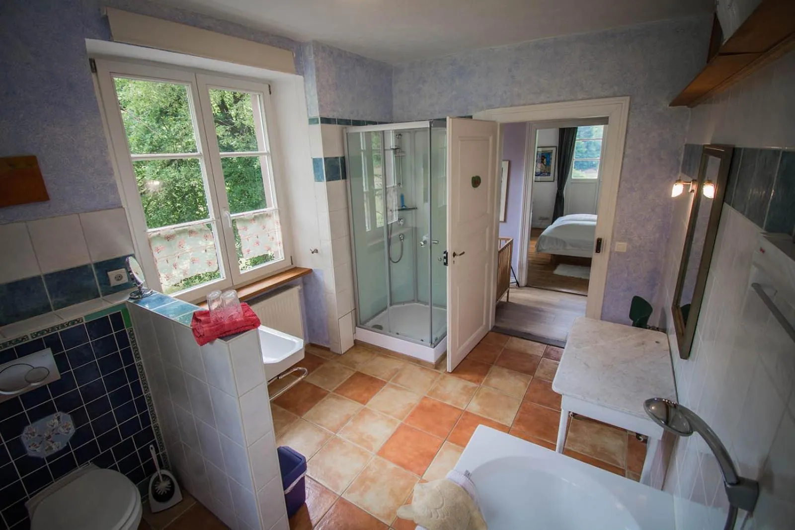 Shower, Bed in Villa Louisental - Gruppenunterkunft für Selbstversorger