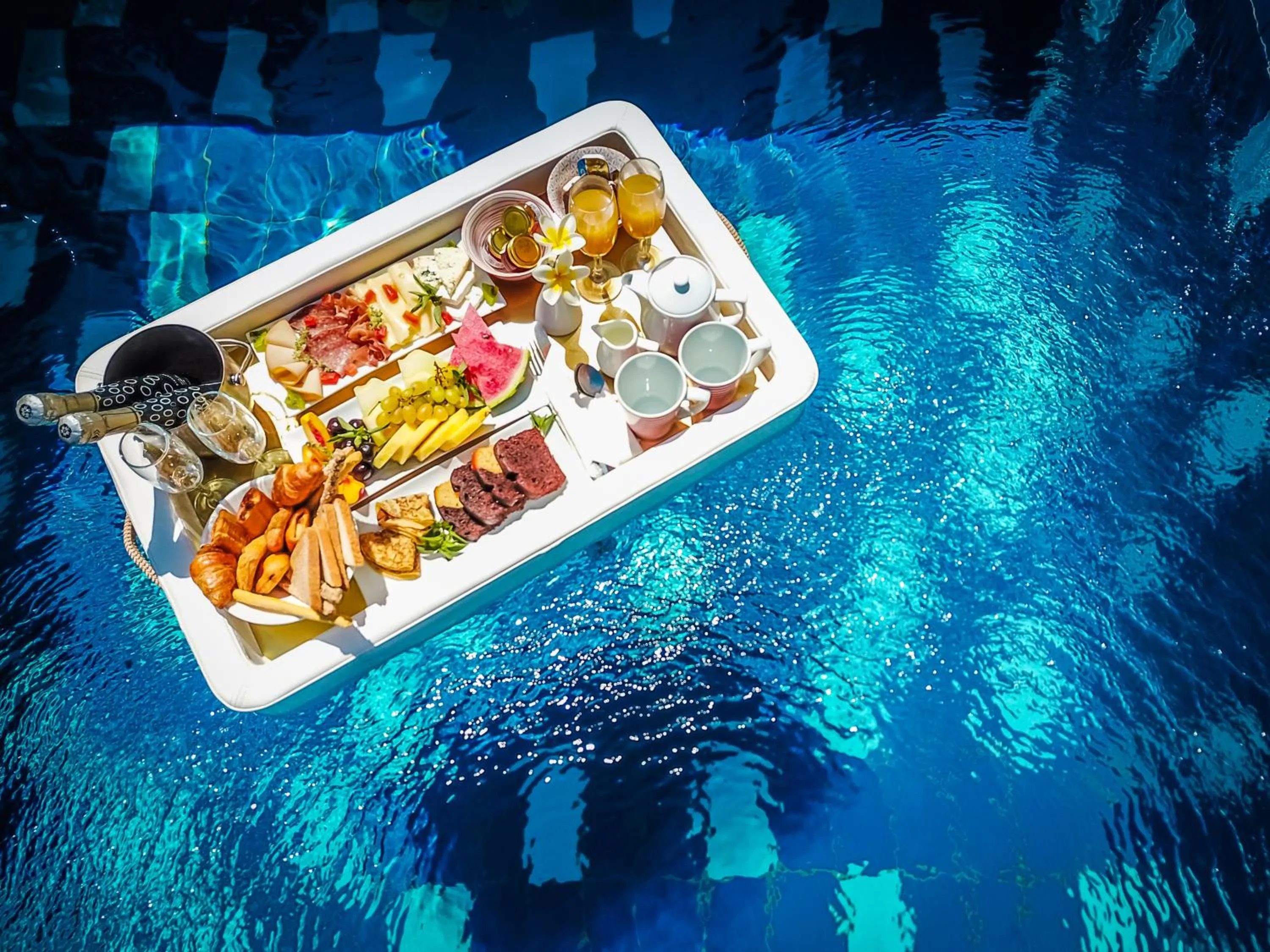 Food and drinks in Minos Imperial Luxury Beach Resort & Spa Milatos