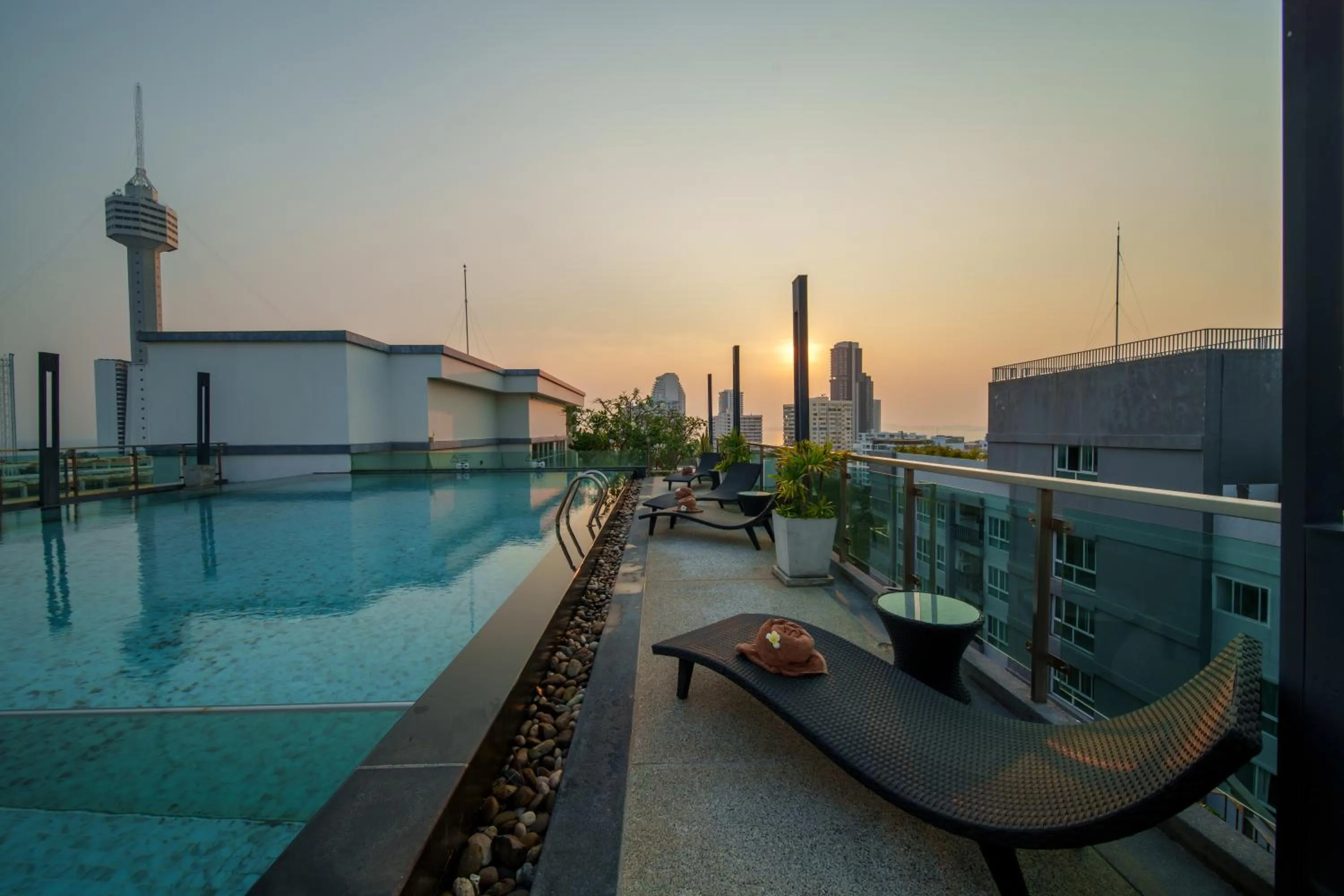 Swimming pool in Royal Prince Resort Pattaya