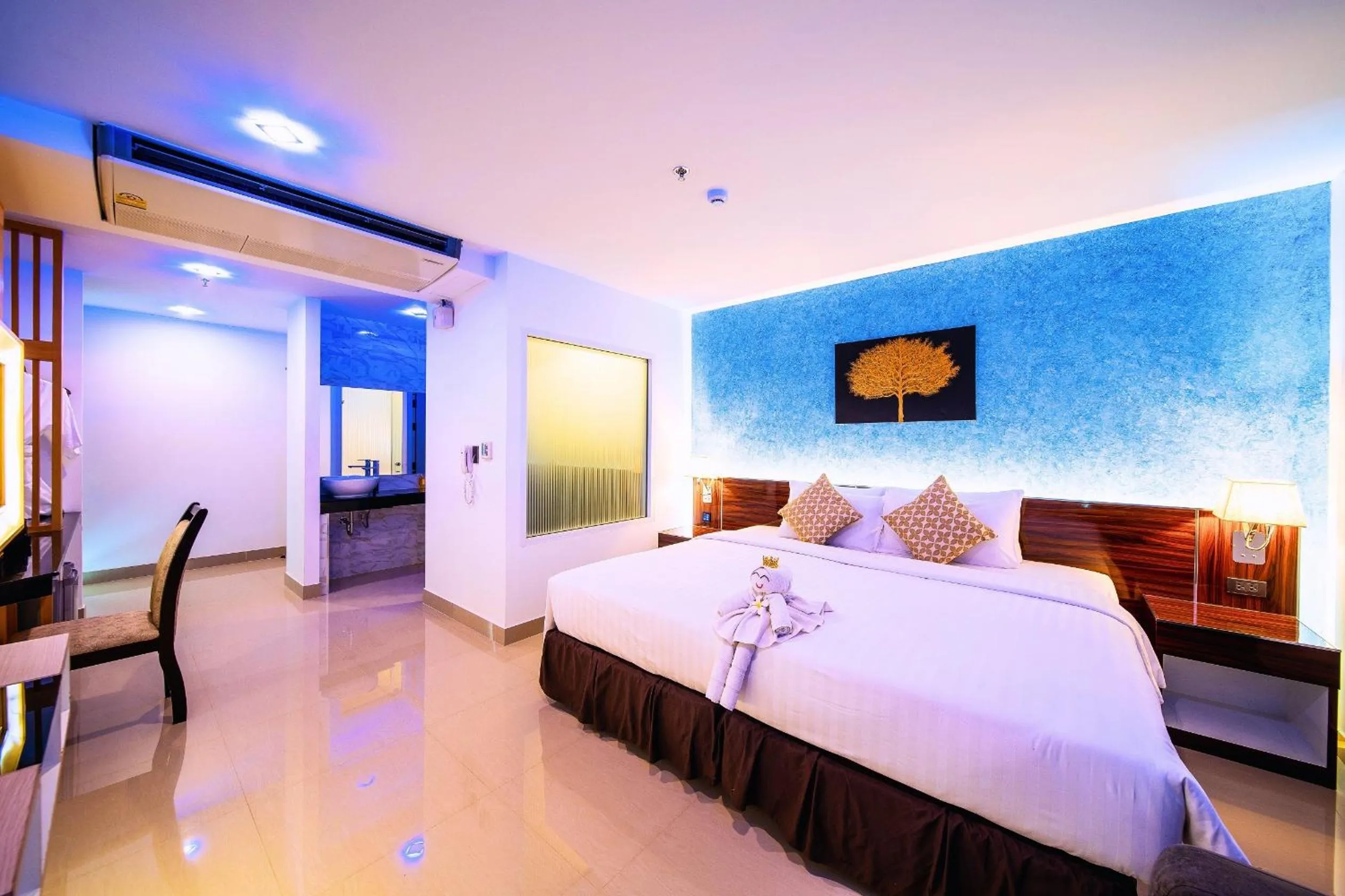 Bedroom, Bed in Royal Prince Resort Pattaya