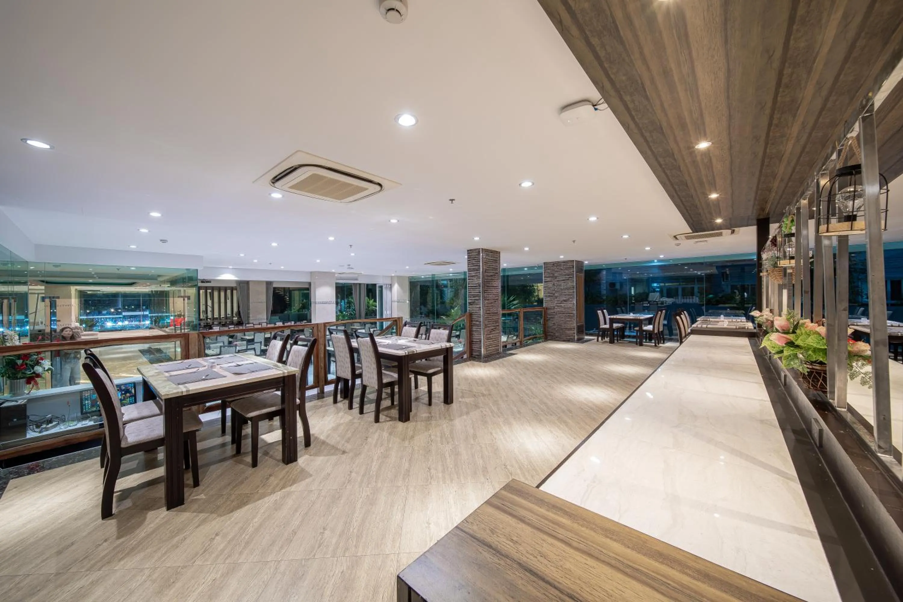 Restaurant/places to eat in Royal Prince Resort Pattaya