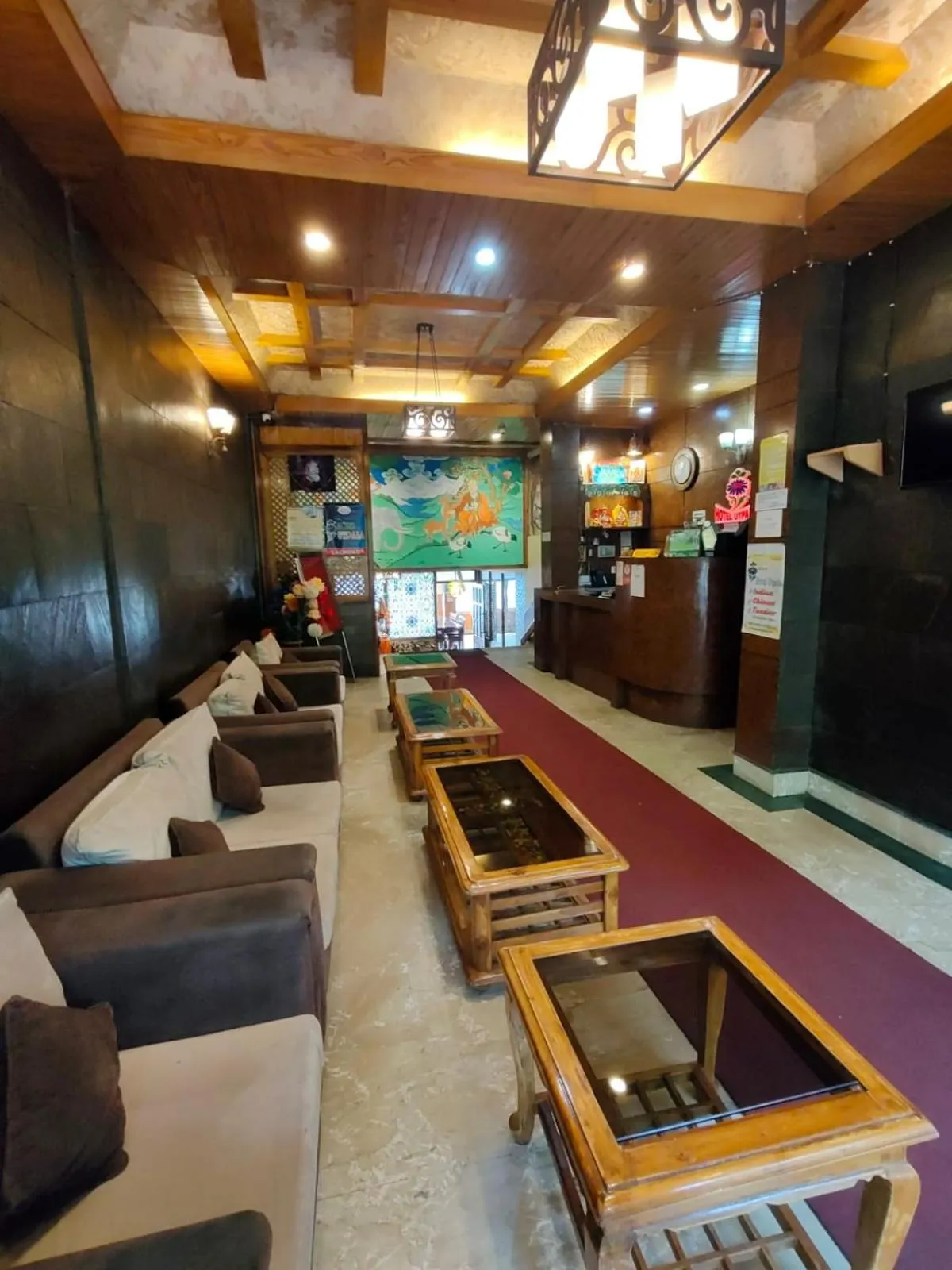 Restaurant/places to eat in Hotel Utpala