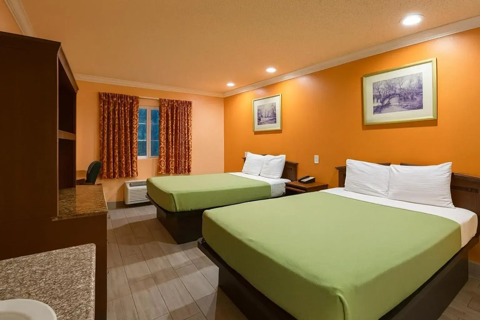 Standard Queen Room in Casa Blanca Hotel - Corona Standard Queen Room in Casa Blanca Hotel - Corona
