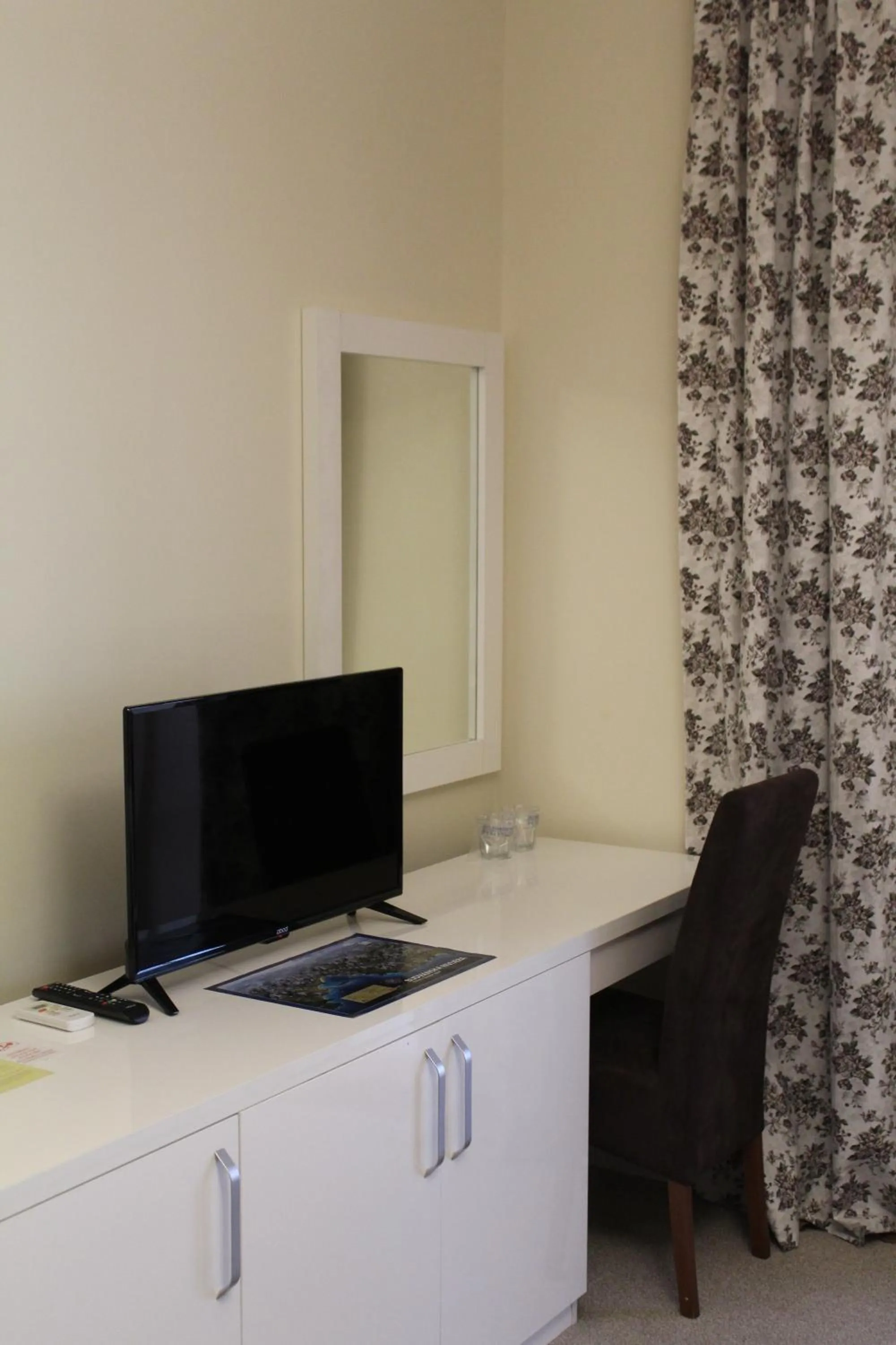 TV and multimedia in Hotel Opera Jaz