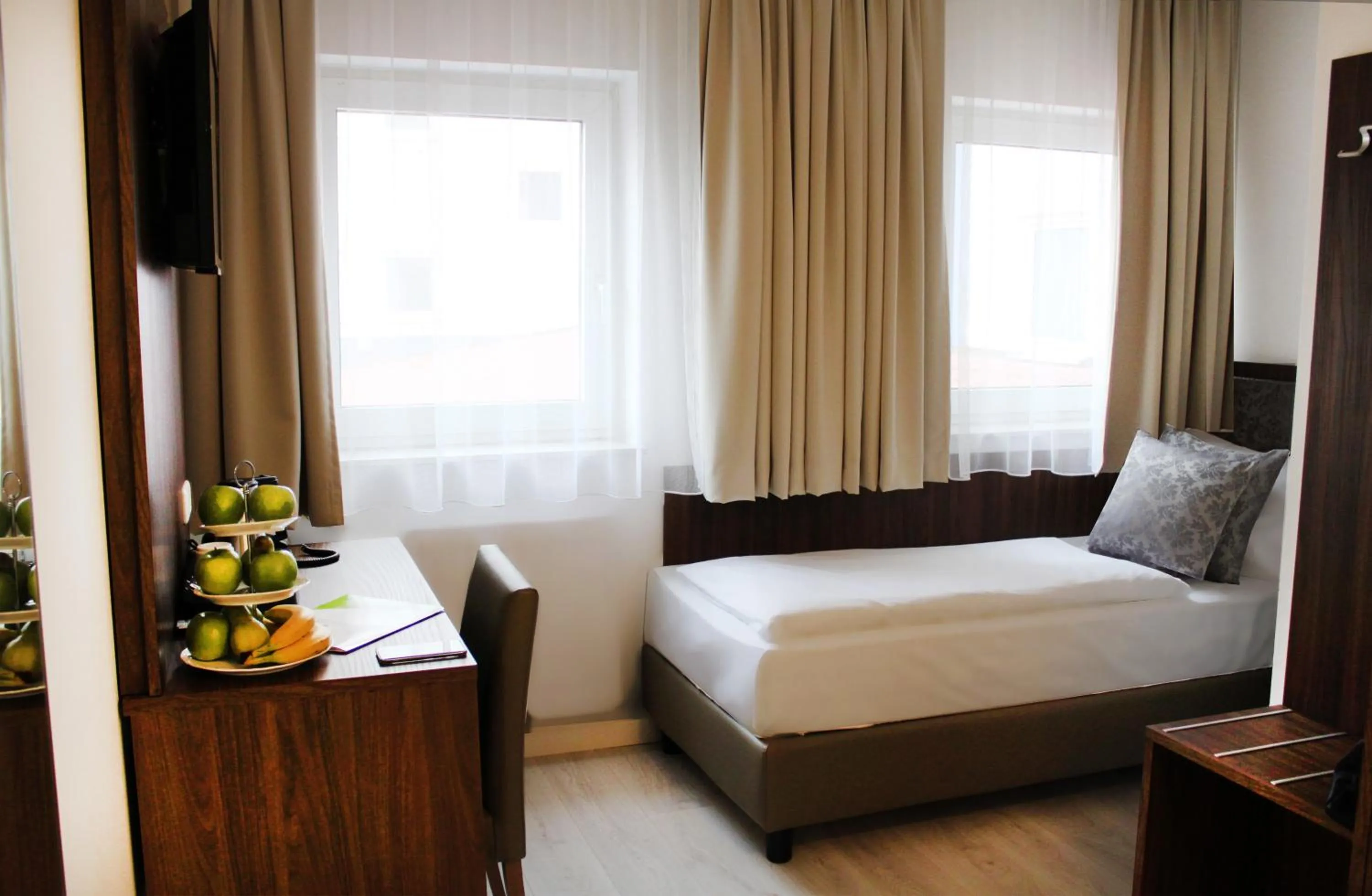 Bed in Anor Hotel & Conference Center Frankfurt Airport