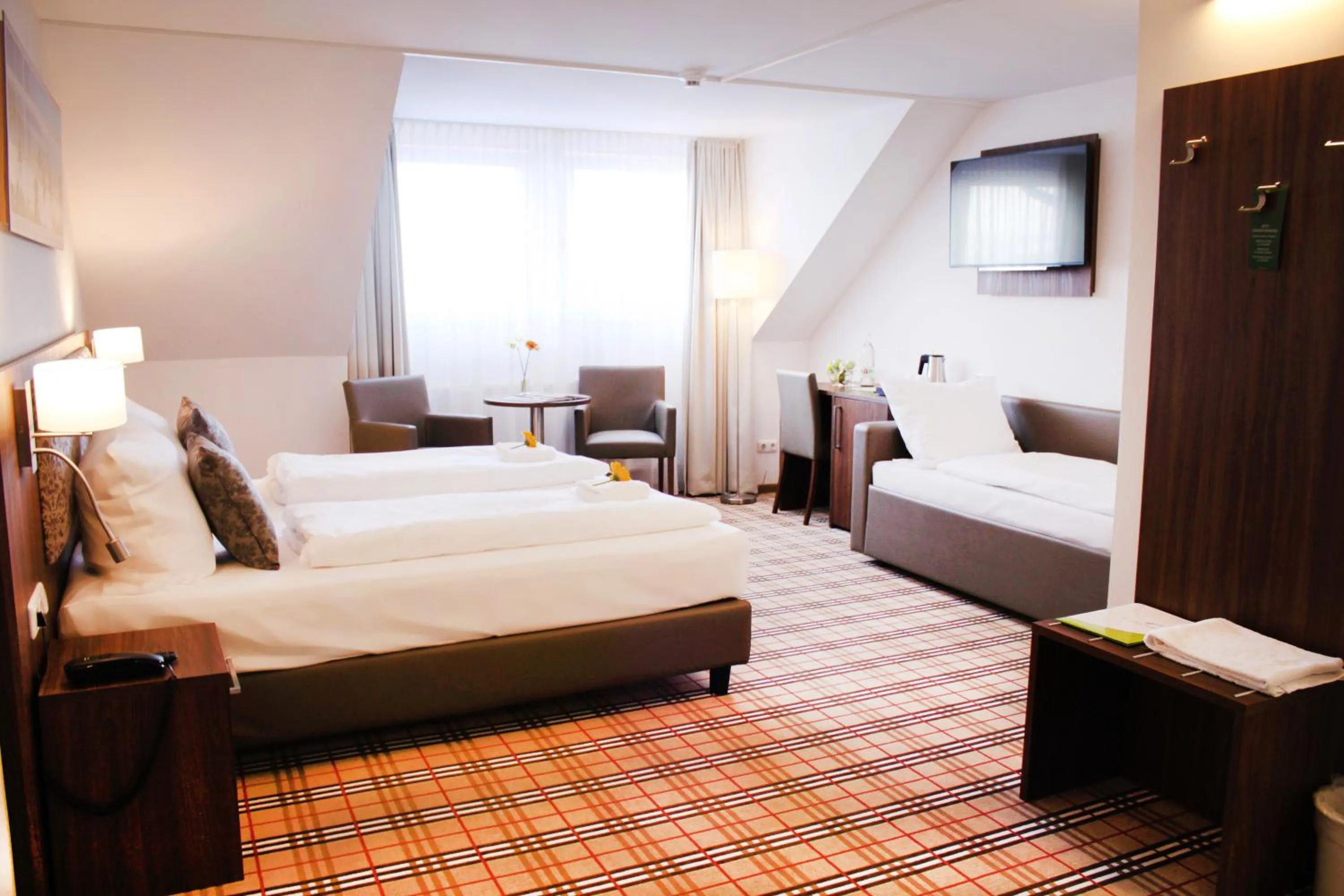 TV and multimedia, Bed in Anor Hotel & Conference Center Frankfurt Airport
