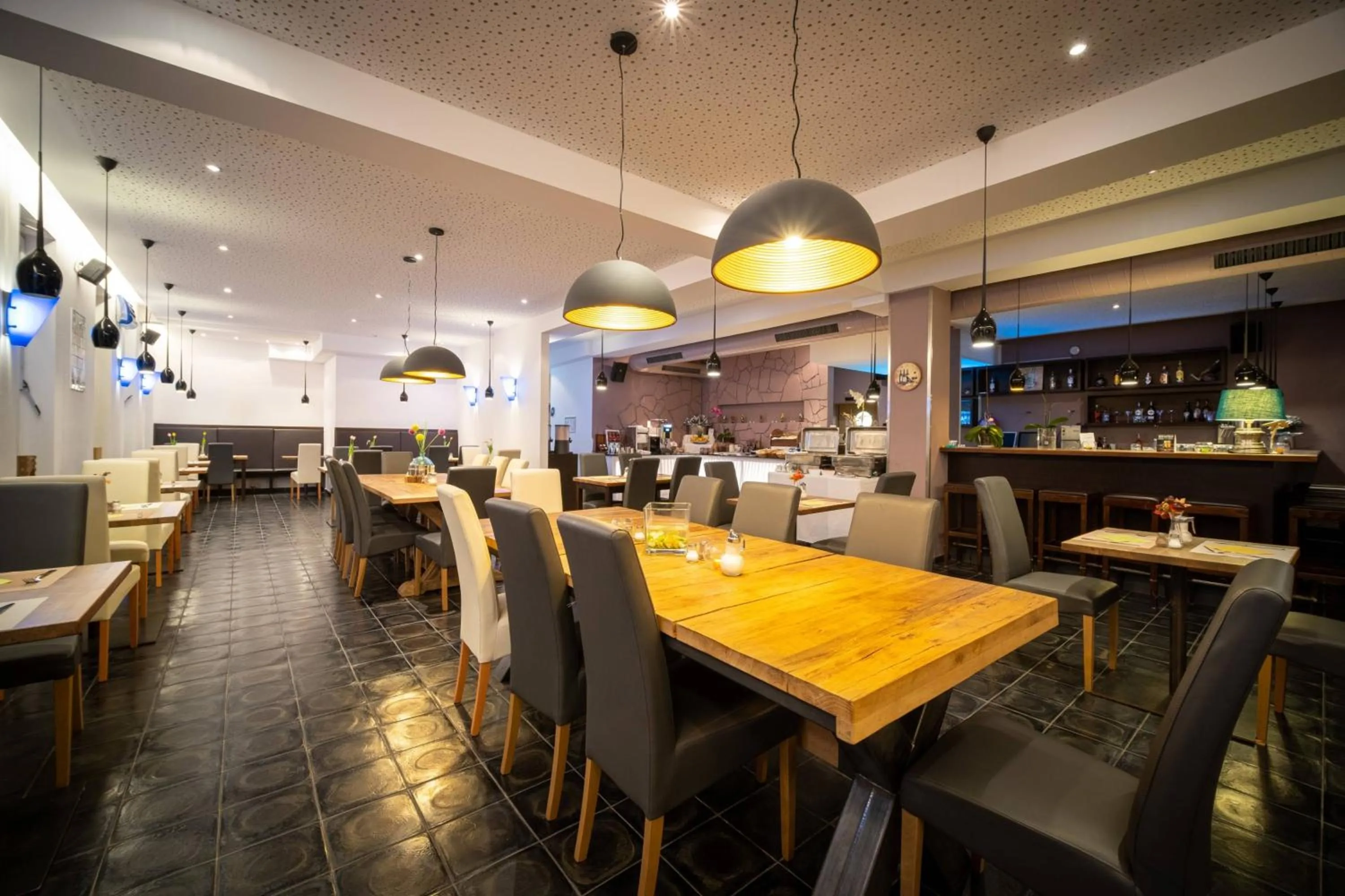 Breakfast in Anor Hotel & Conference Center Frankfurt Airport