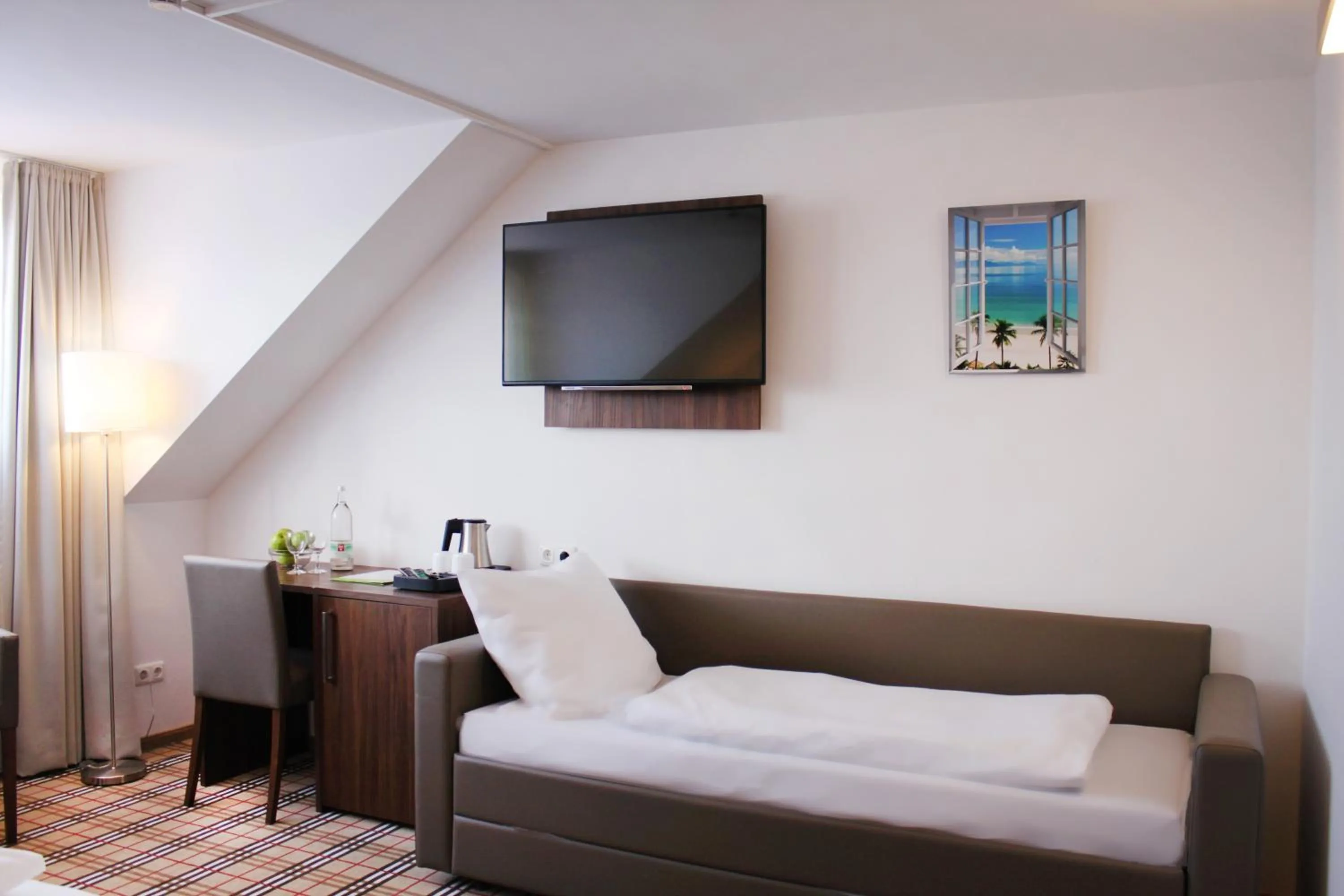 Coffee/tea facilities in Anor Hotel & Conference Center Frankfurt Airport