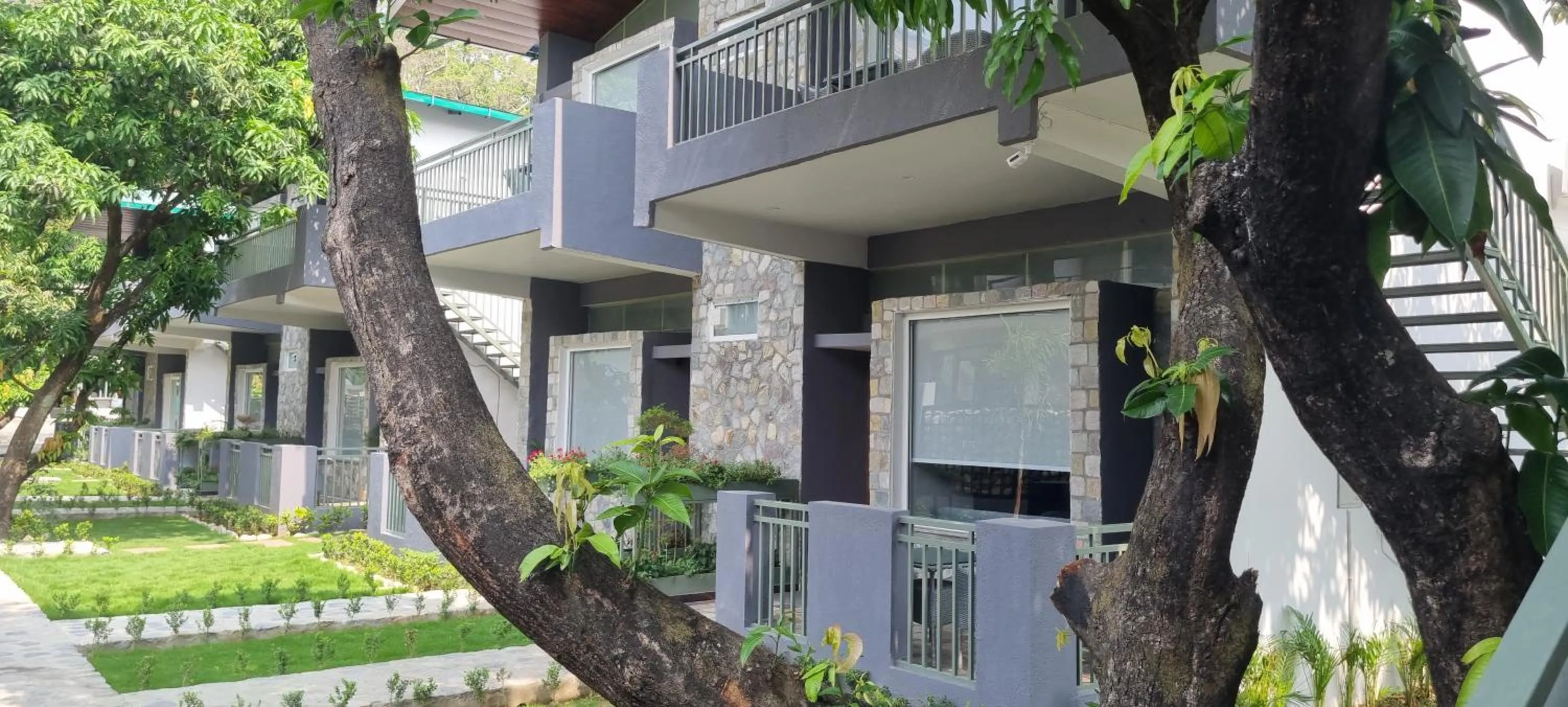 Ravihans Aranyam - Resort & Restaurant