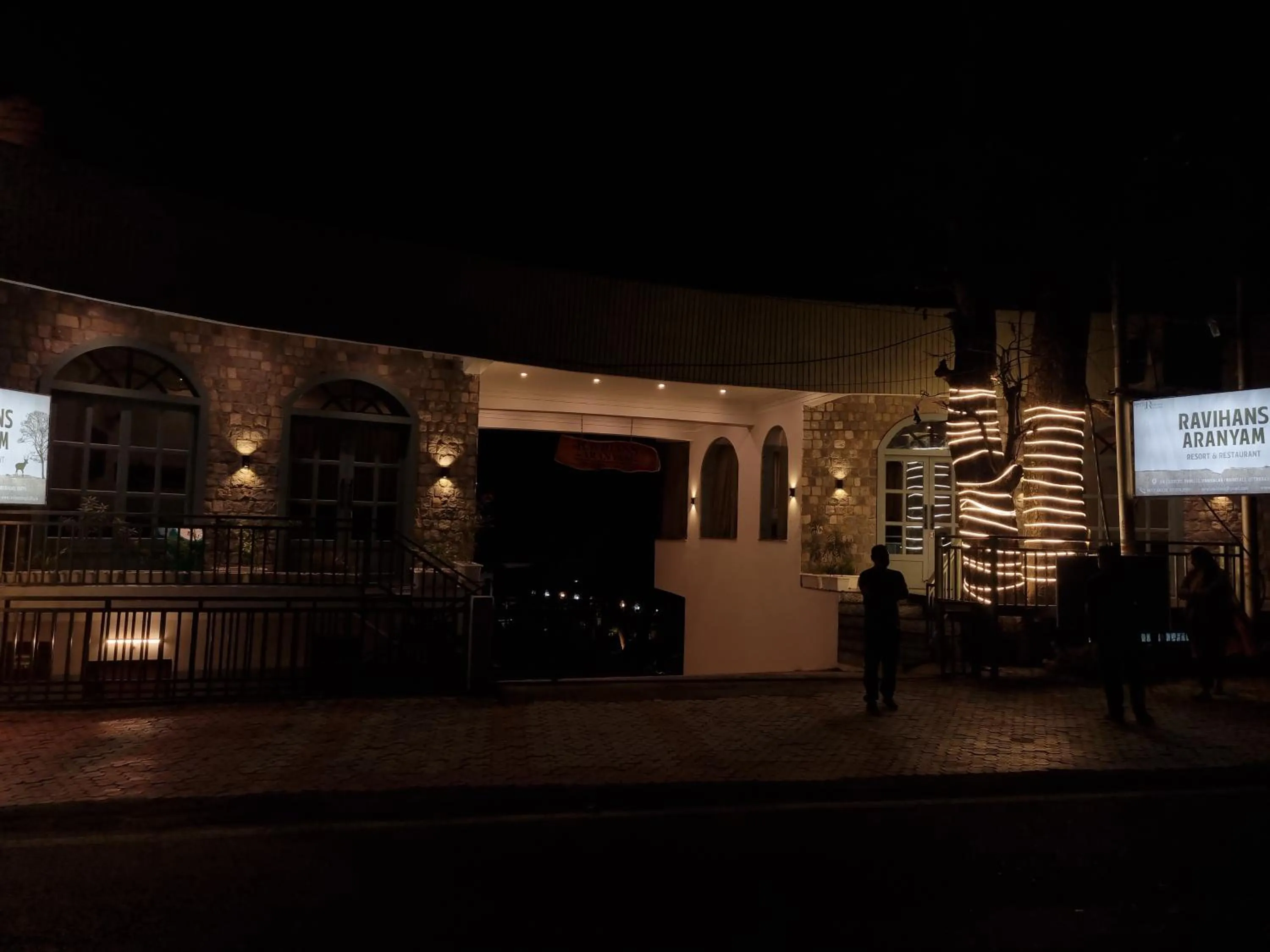 Ravihans Aranyam - Resort & Restaurant