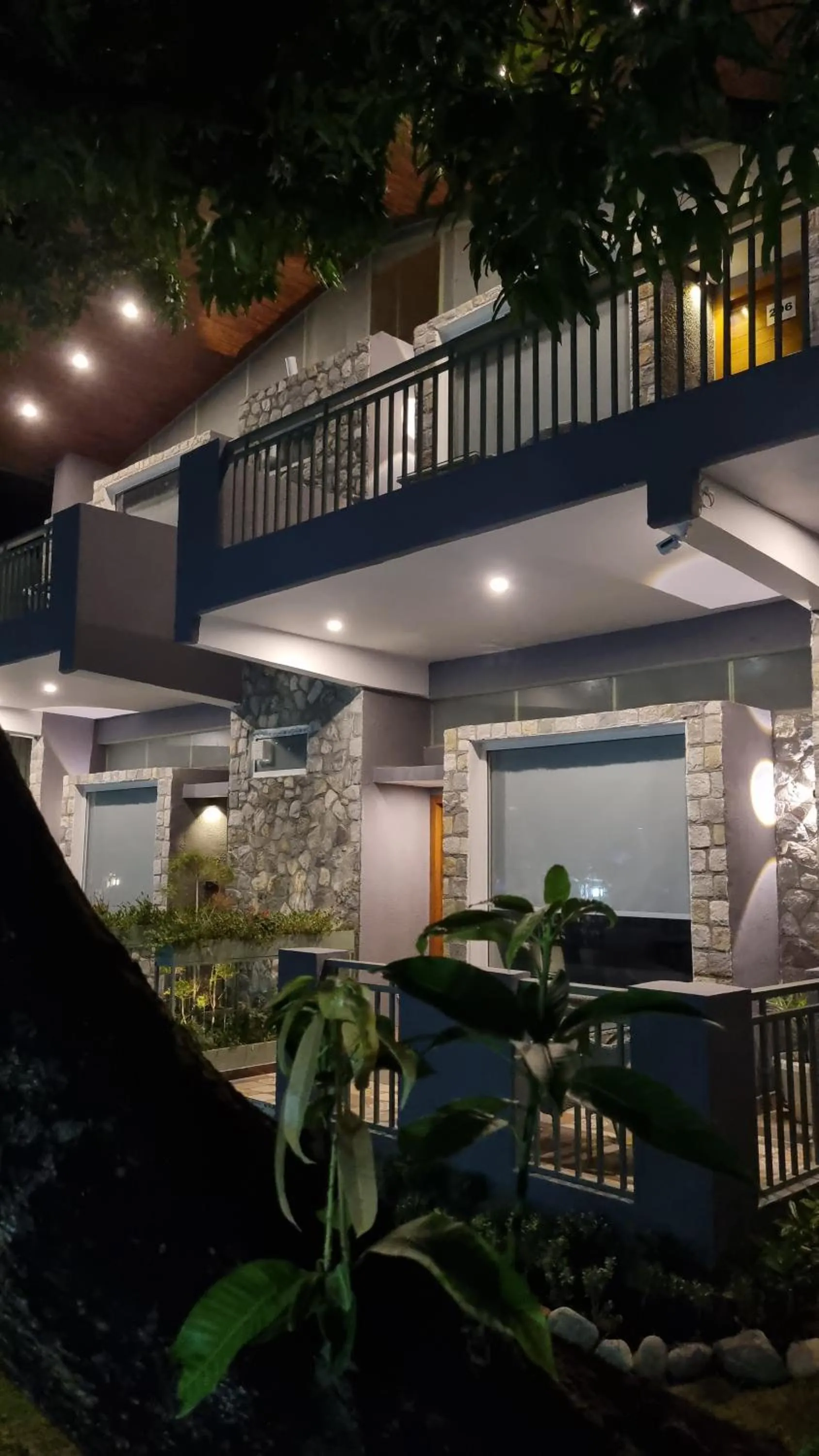 Ravihans Aranyam - Resort & Restaurant