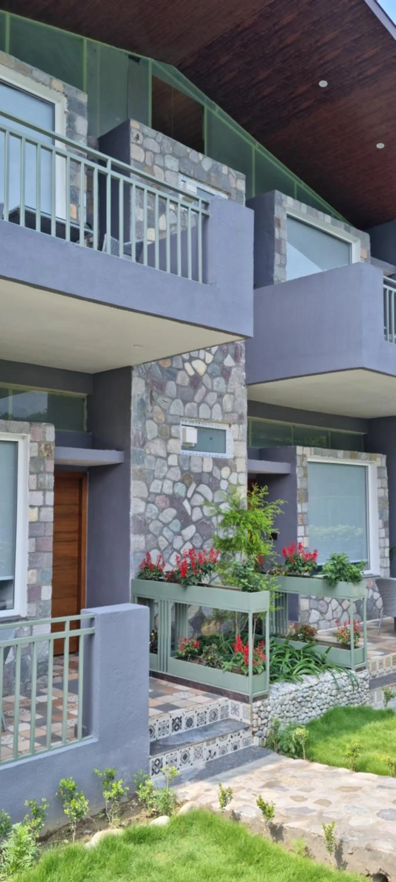 Ravihans Aranyam - Resort & Restaurant