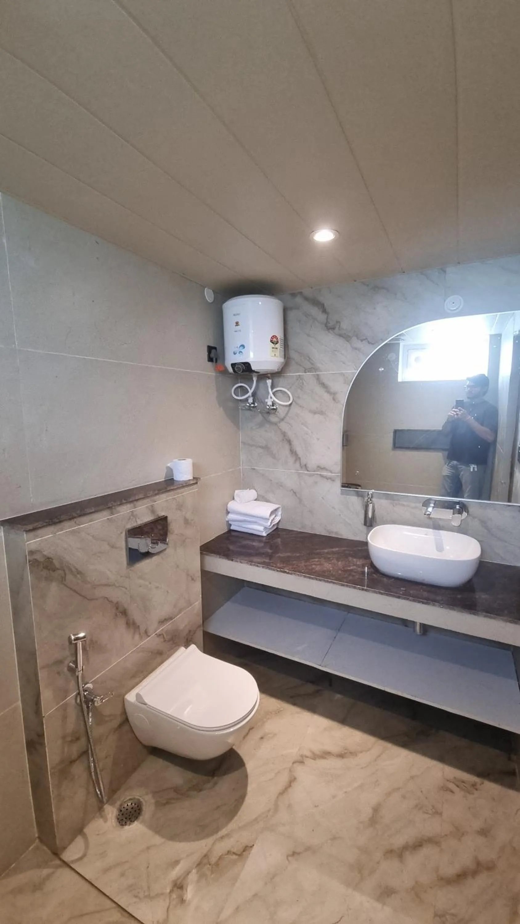 Bathroom in Ravihans Aranyam - Resort & Restaurant