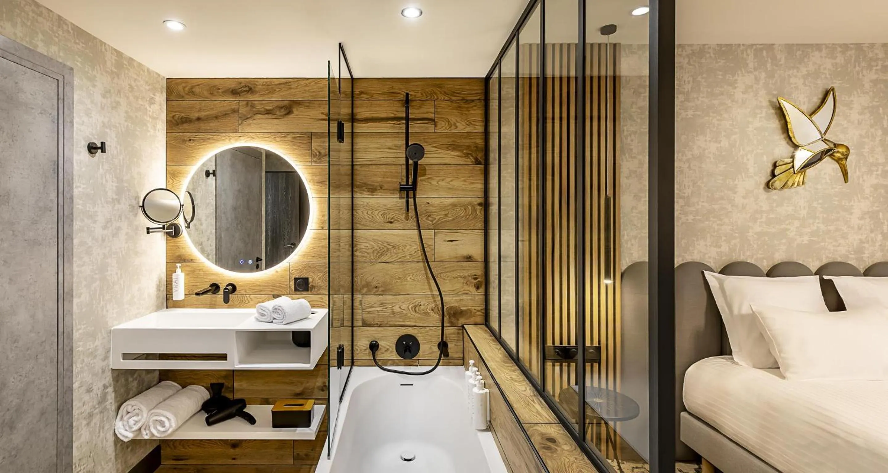 Bathroom, Bed in Best Western Plus Hotel Saint-Roch Orleans